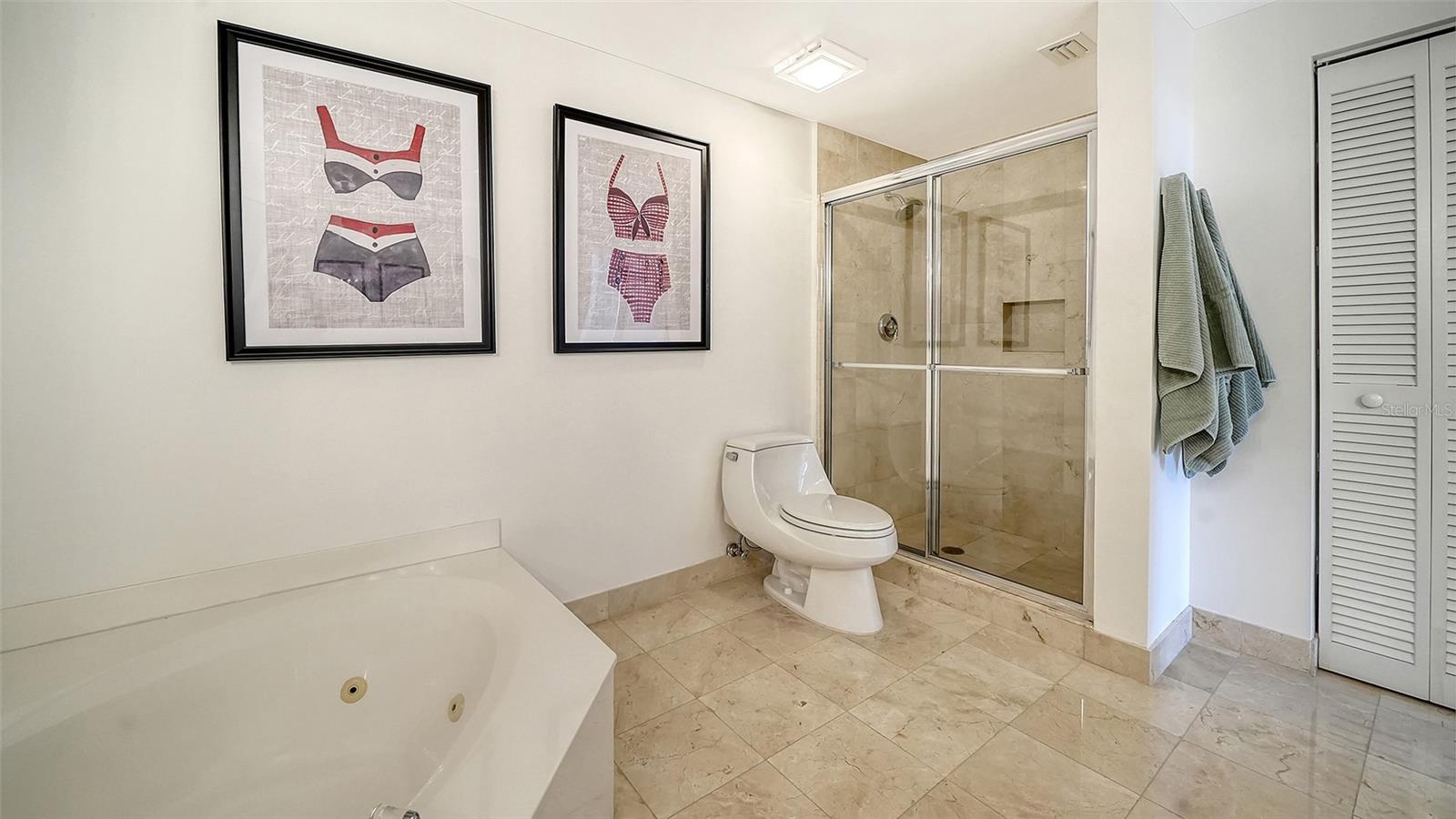 1800 BENJAMIN FRANKLIN DR #B308, SARASOTA, FL — photo 26