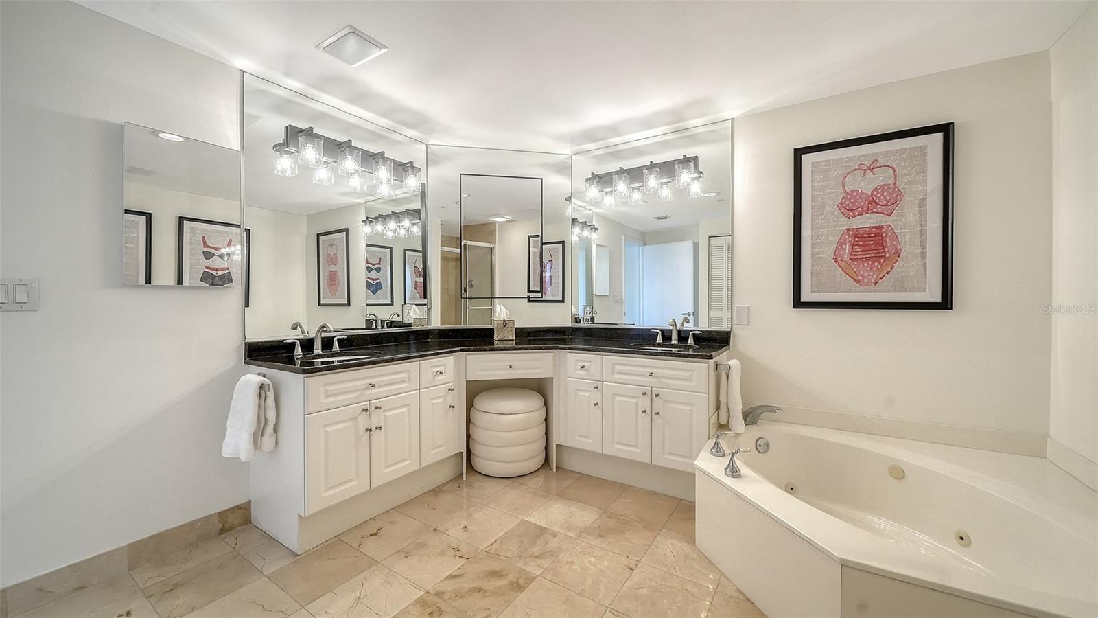 1800 BENJAMIN FRANKLIN DR #B308, SARASOTA, FL — photo 27