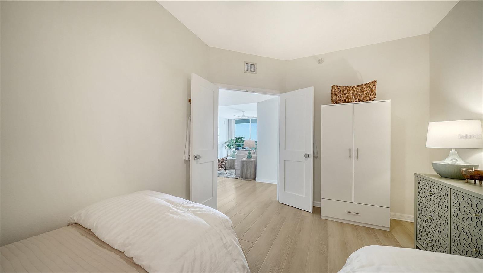 1800 BENJAMIN FRANKLIN DR #B308, SARASOTA, FL — photo 29