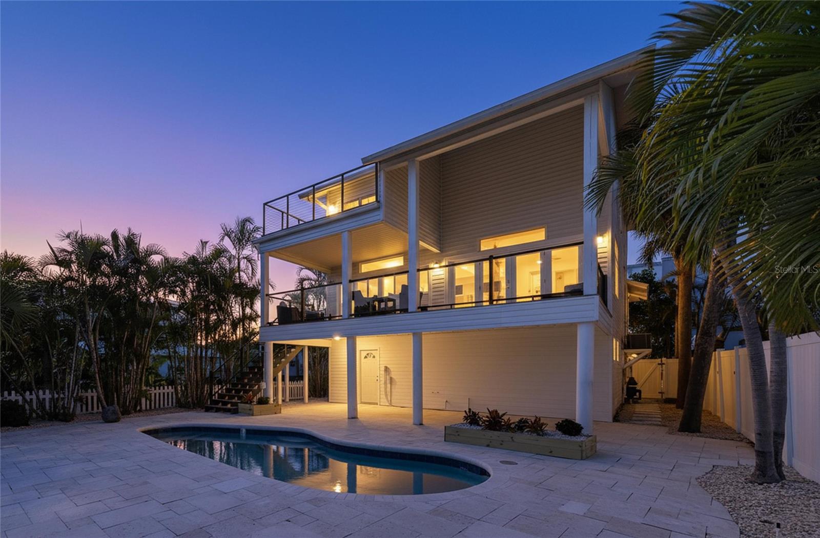 8485 BLIND PASS DR, TREASURE ISLAND, FL — photo 3