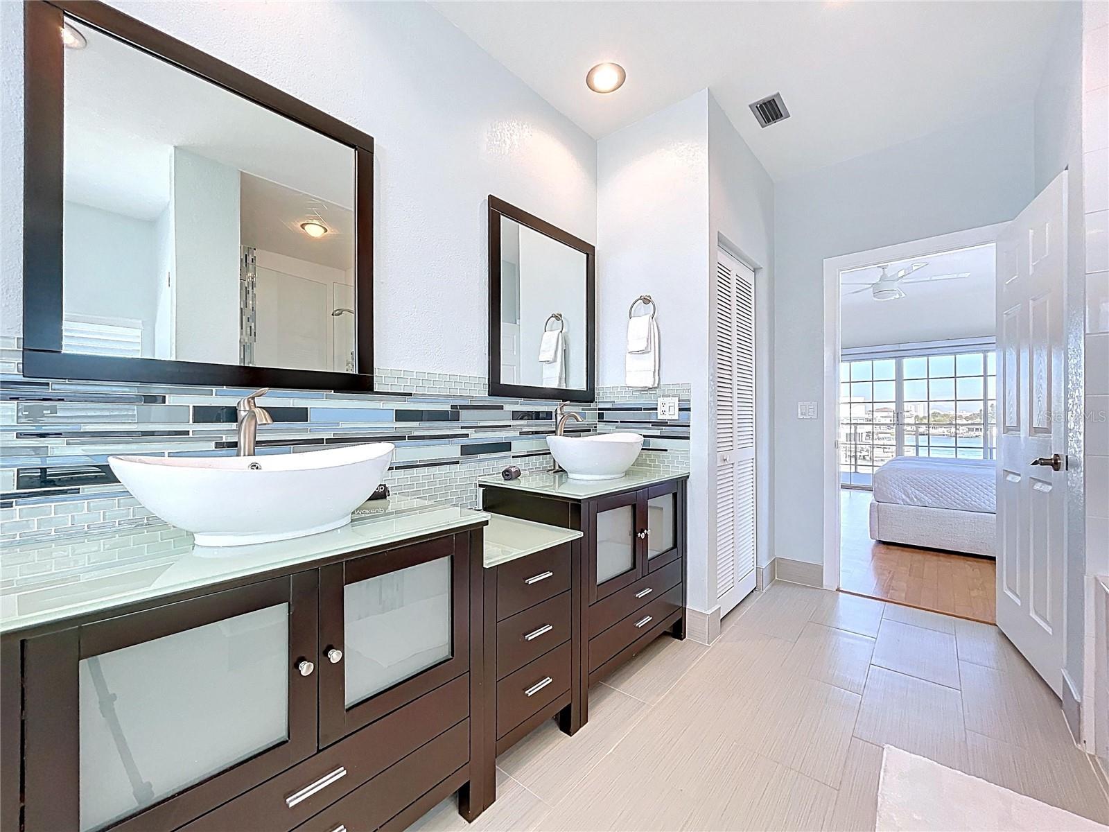 8485 BLIND PASS DR, TREASURE ISLAND, FL — photo 25