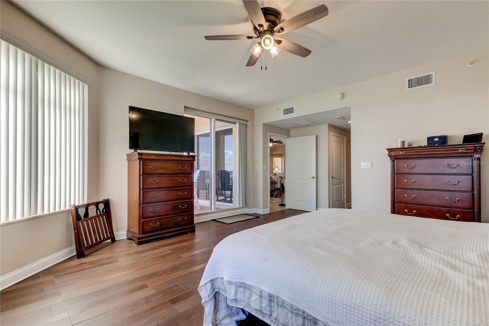 521 MANDALAY AVE #1109, CLEARWATER BEACH, FL — photo 11