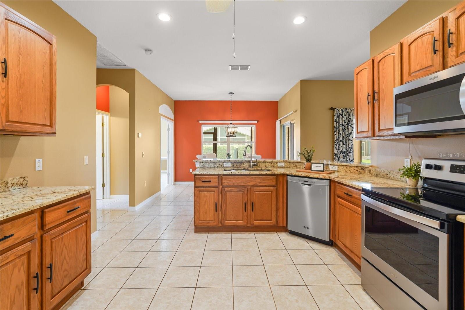 244 LARGO DR, KISSIMMEE, FL — photo 17
