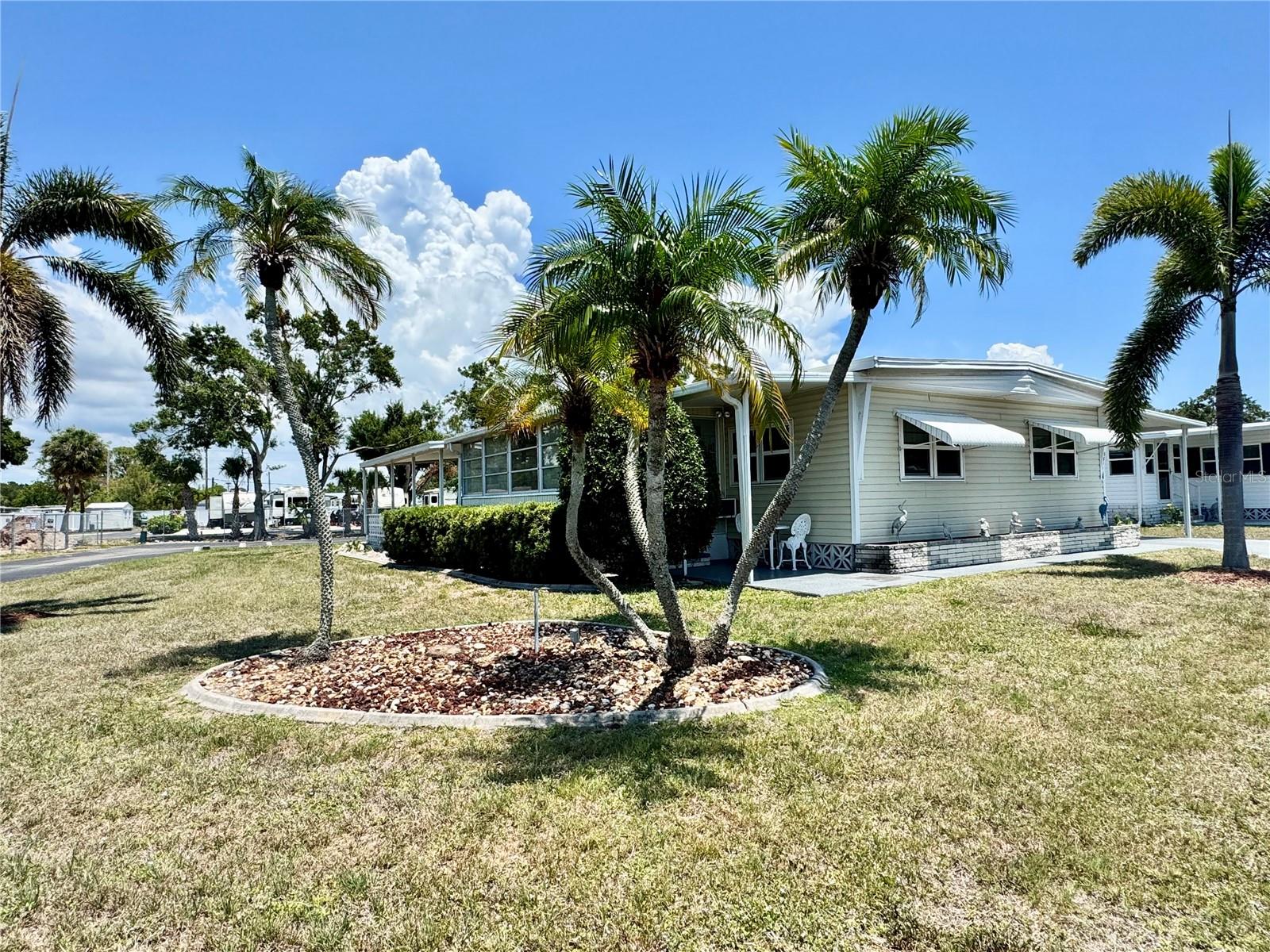 5511 DENMARK DR, BRADENTON, FL — photo 2