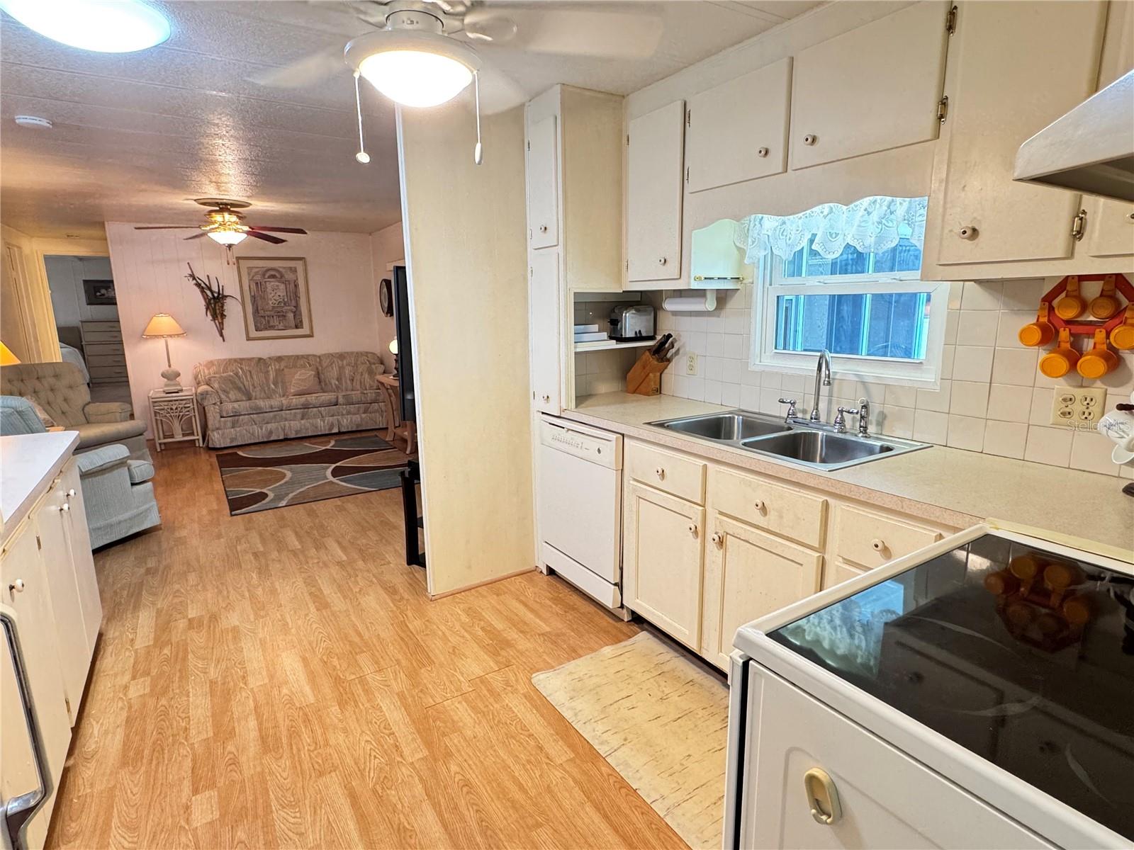 5511 DENMARK DR, BRADENTON, FL — photo 6