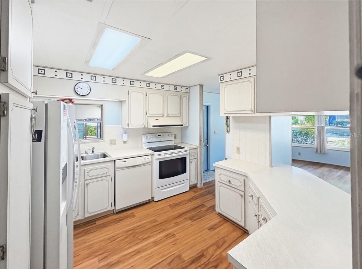 22 S BOBWHITE RD, WILDWOOD, FL — photo 14