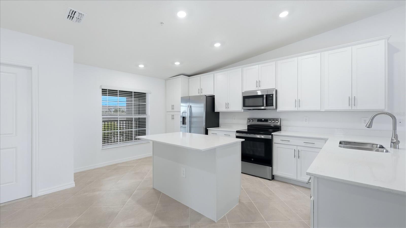 17475 OPAL SAND DR #208, VENICE, FL — photo 10