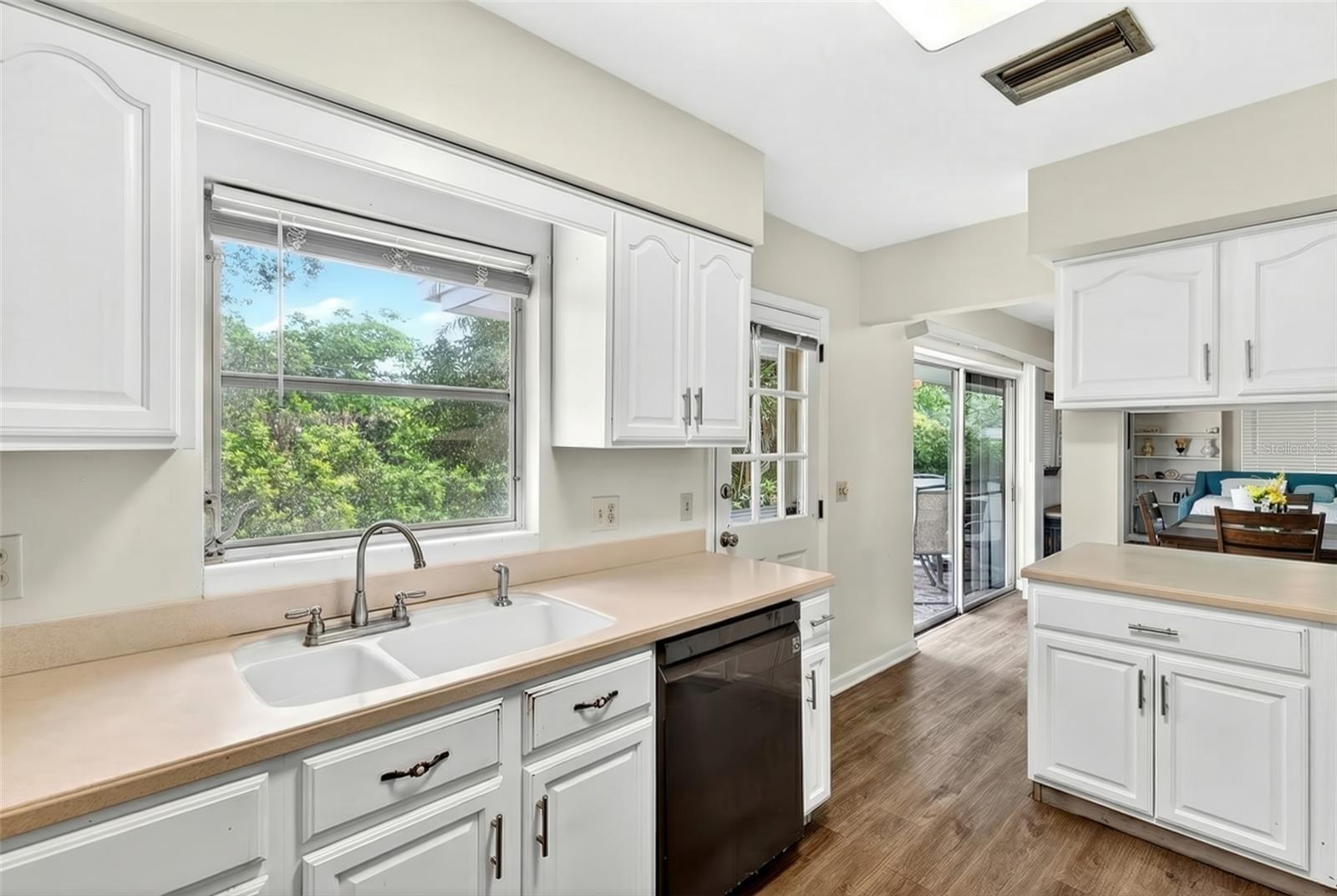 1565 S EVERGREEN AVE, CLEARWATER, FL — photo 8