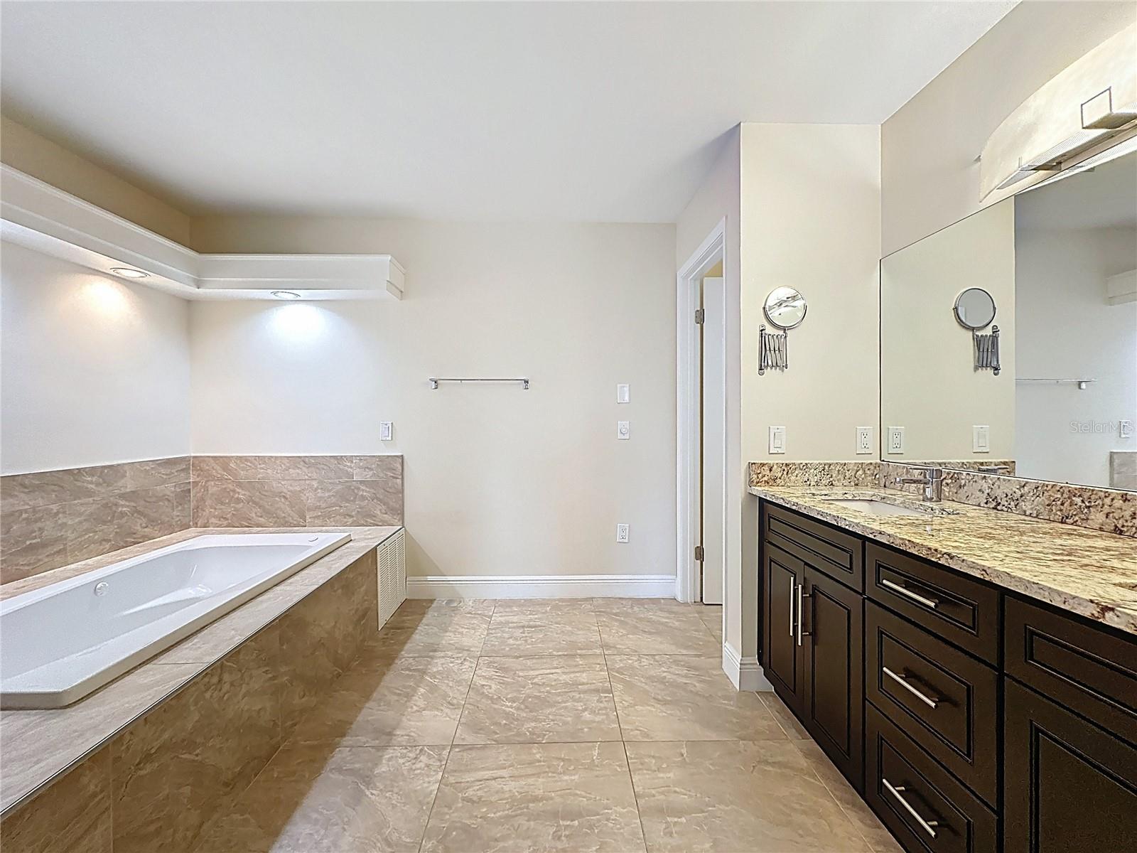 6846 LAKE VIEW DR, YALAHA, FL — photo 54