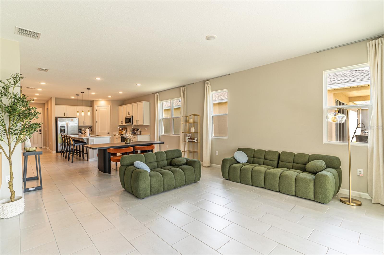 148 HILLTOP BLOOM LOOP, HAINES CITY, FL — photo 2