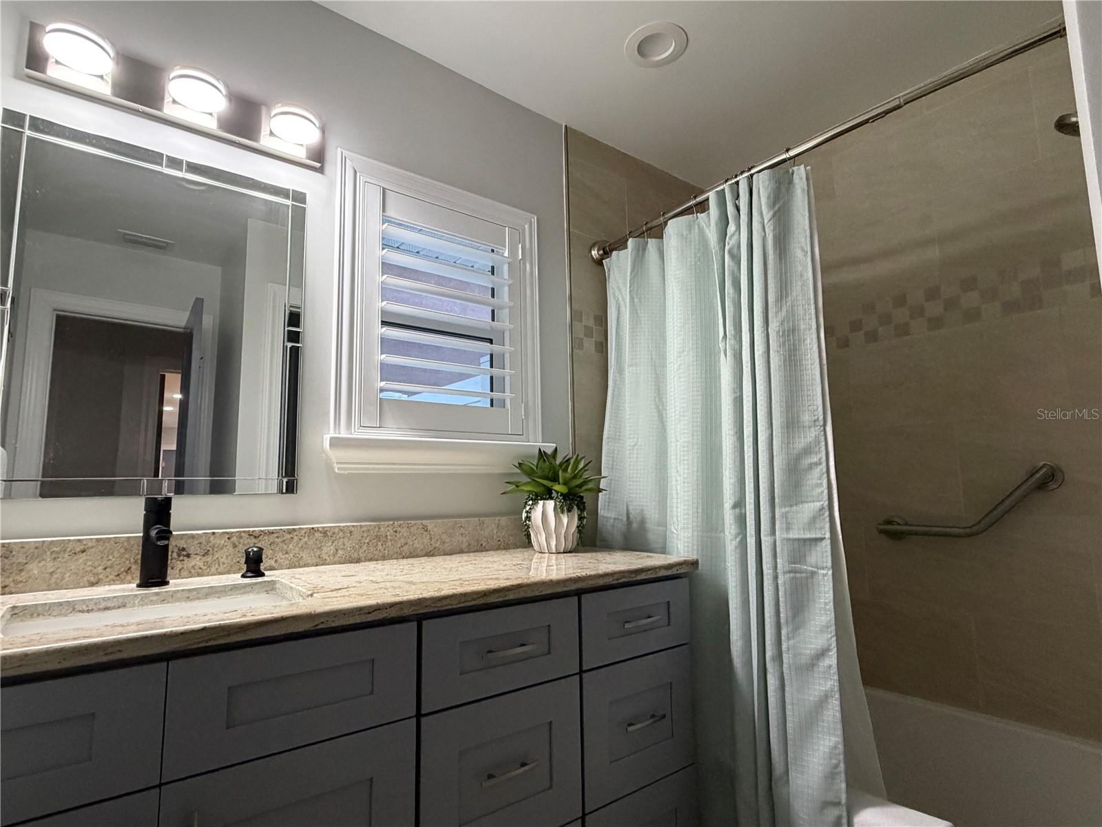 3435 OVERLOOK DR NE, ST PETERSBURG, FL — photo 37