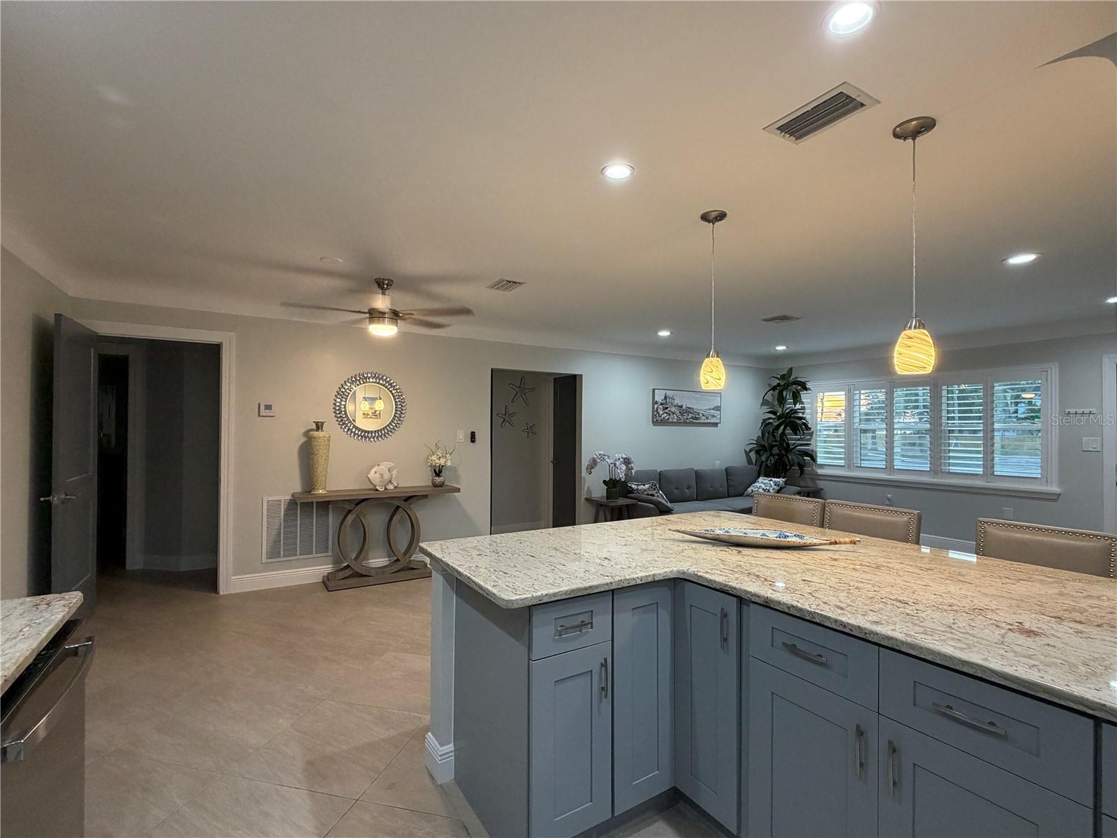 3435 OVERLOOK DR NE, ST PETERSBURG, FL — photo 38