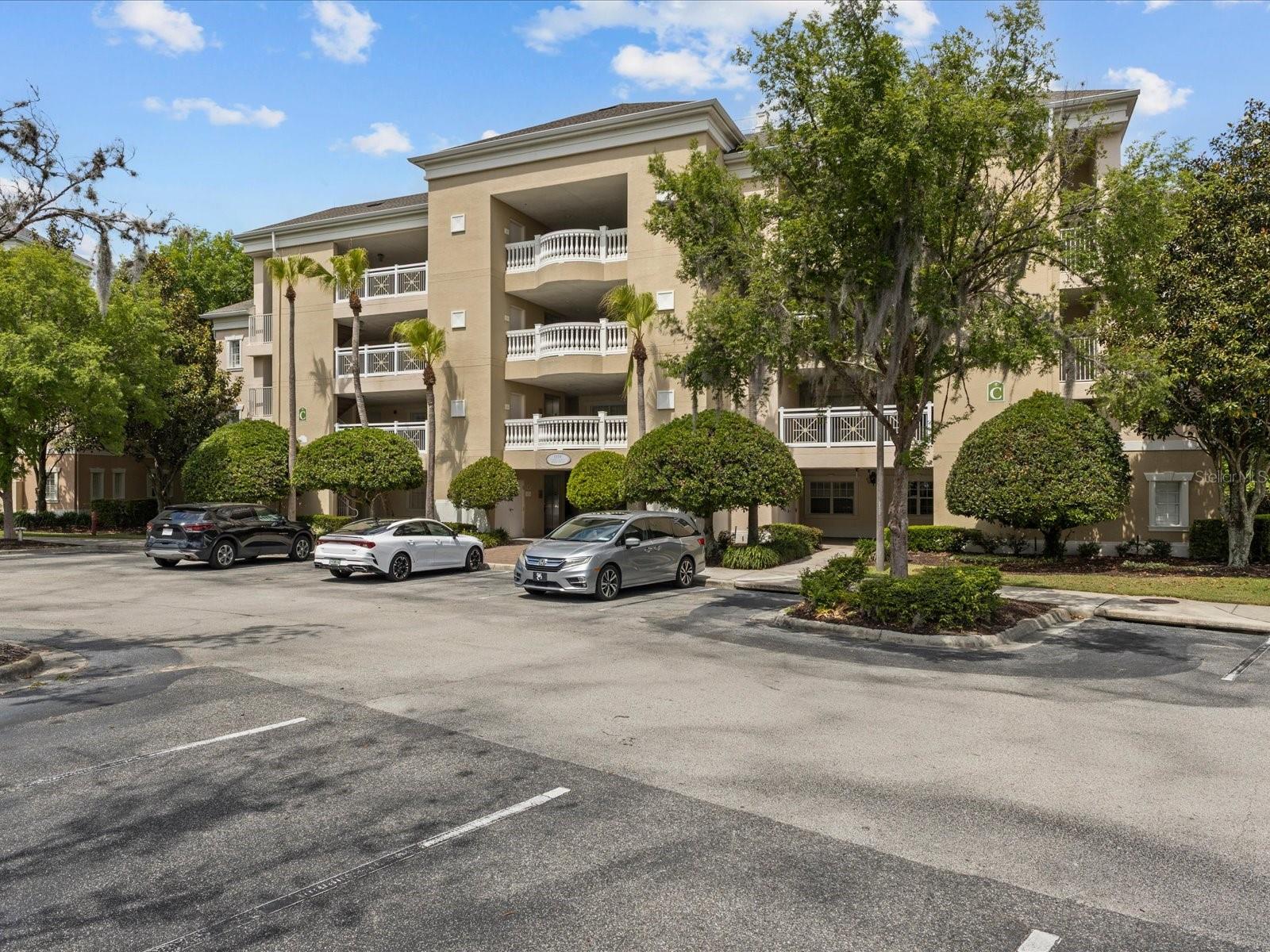 1354 CENTRE COURT RIDGE DR #302, REUNION, FL