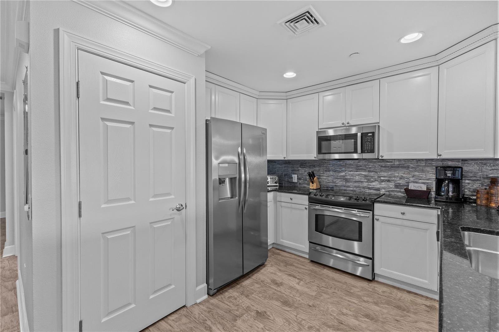 1354 CENTRE COURT RIDGE DR #302, REUNION, FL — photo 9