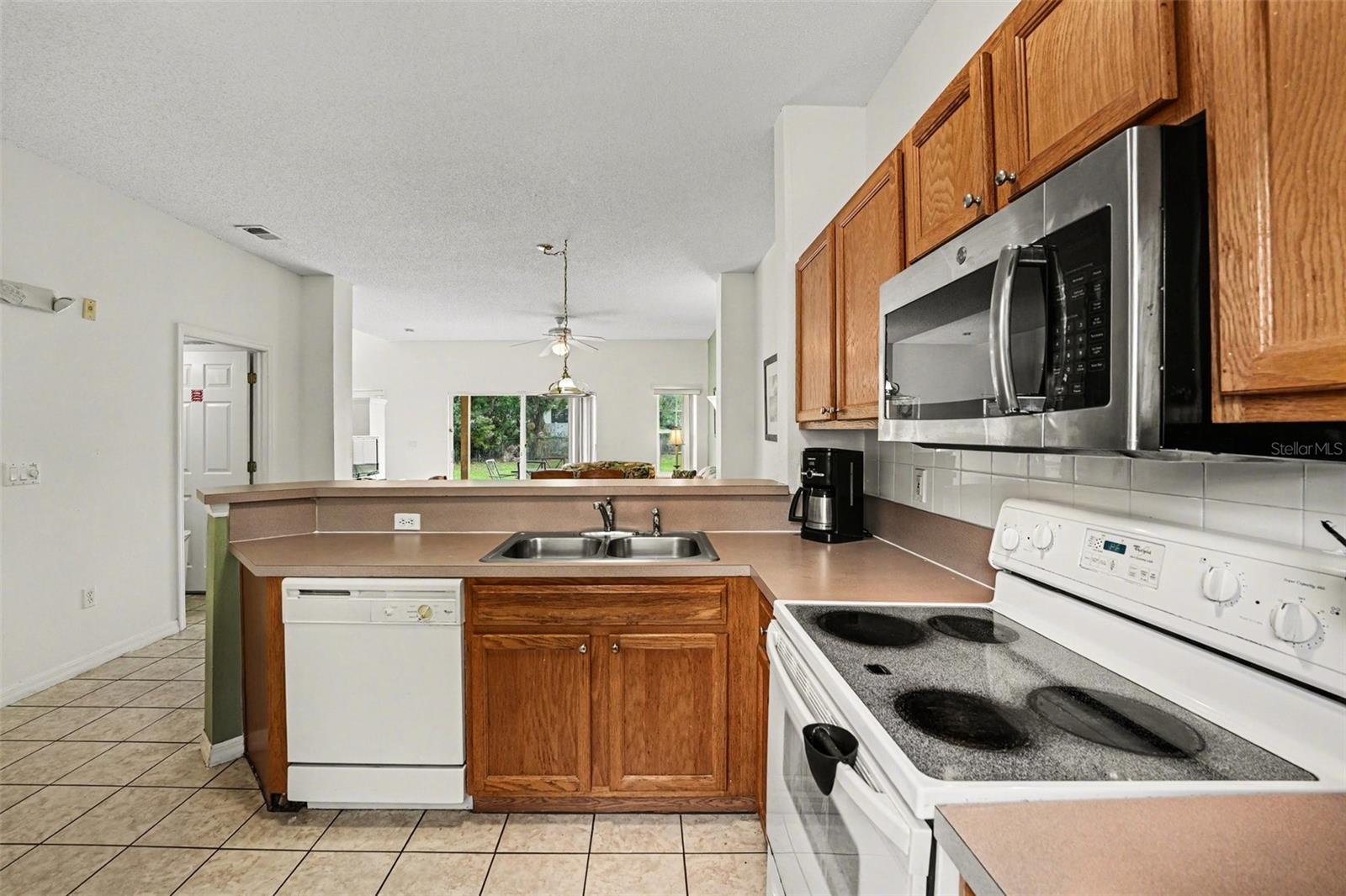 1075 PARK RIDGE CIR, KISSIMMEE, FL — photo 11