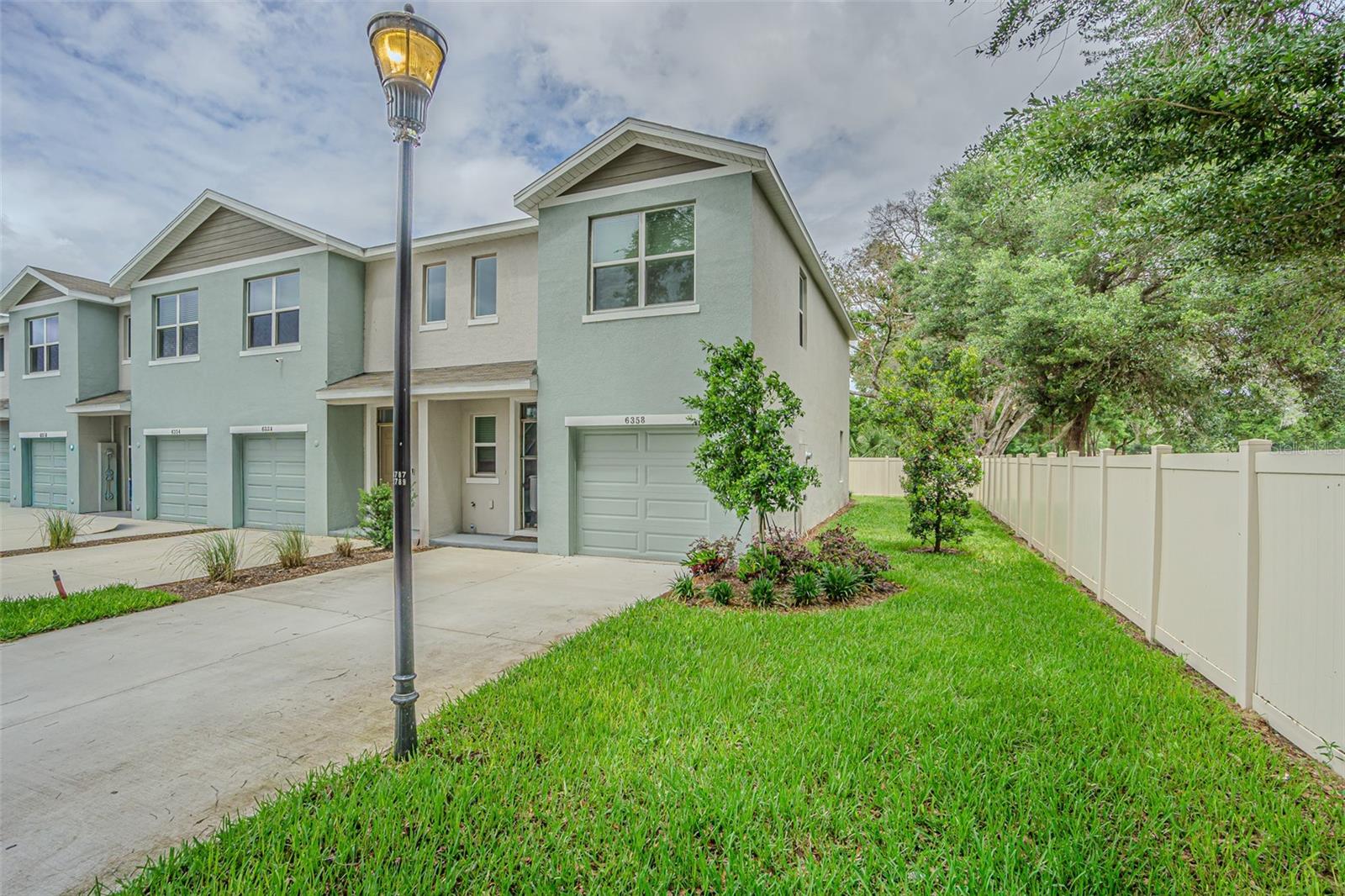 6358 SOPHIE OAKS CT, TAMPA, FL — photo 2