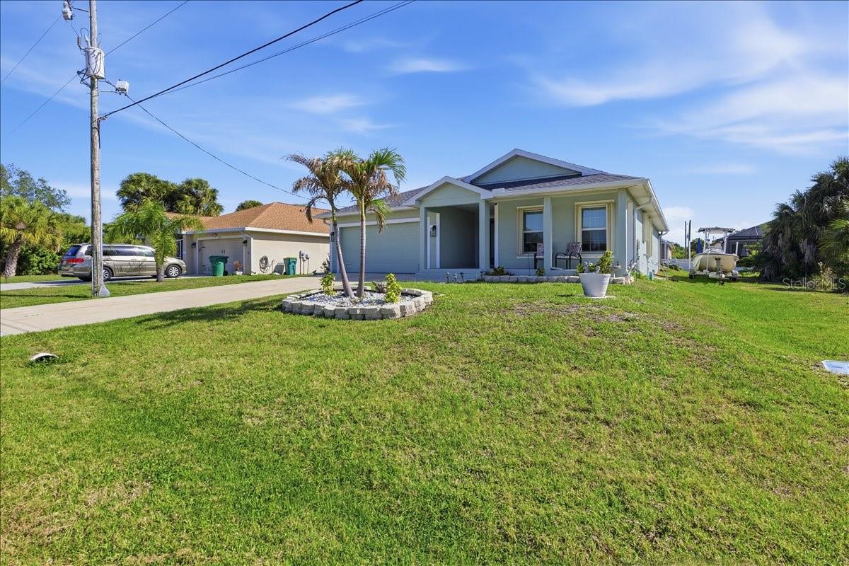 138 SUNNY WAY, ROTONDA WEST, FL — photo 2