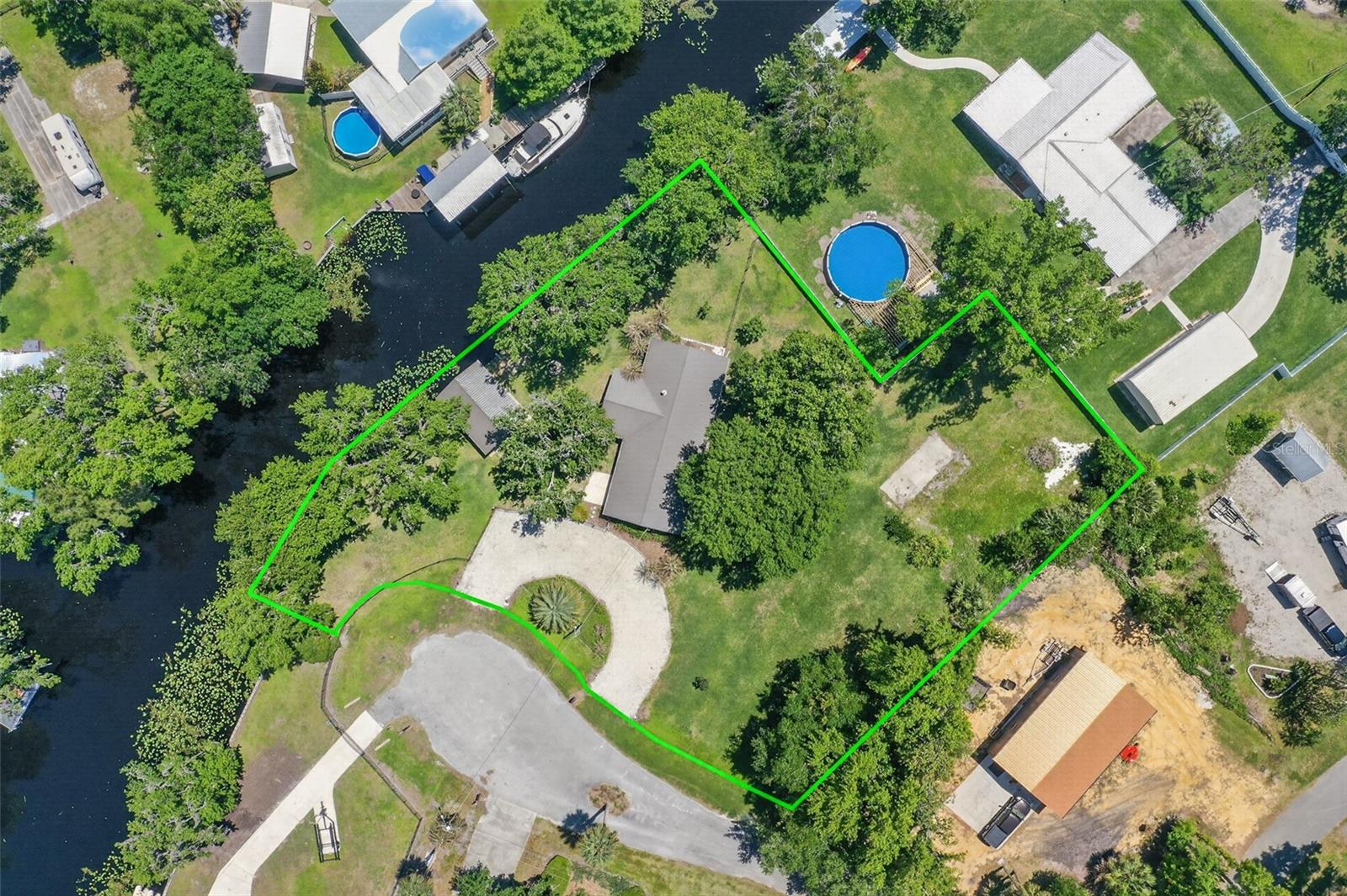 137 & 135 RIVERSIDE DR, SATSUMA, FL