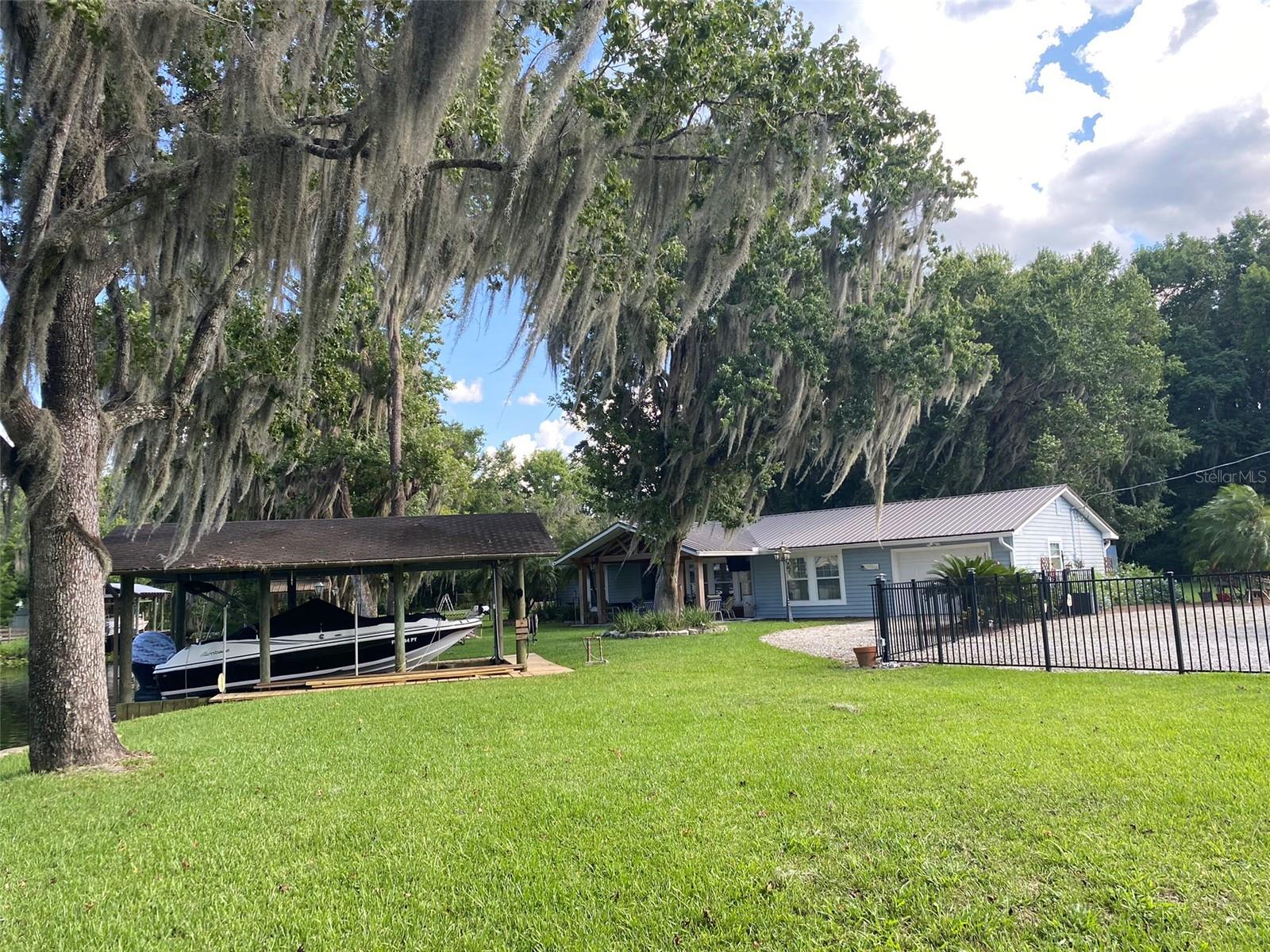 137 & 135 RIVERSIDE DR, SATSUMA, FL — photo 3