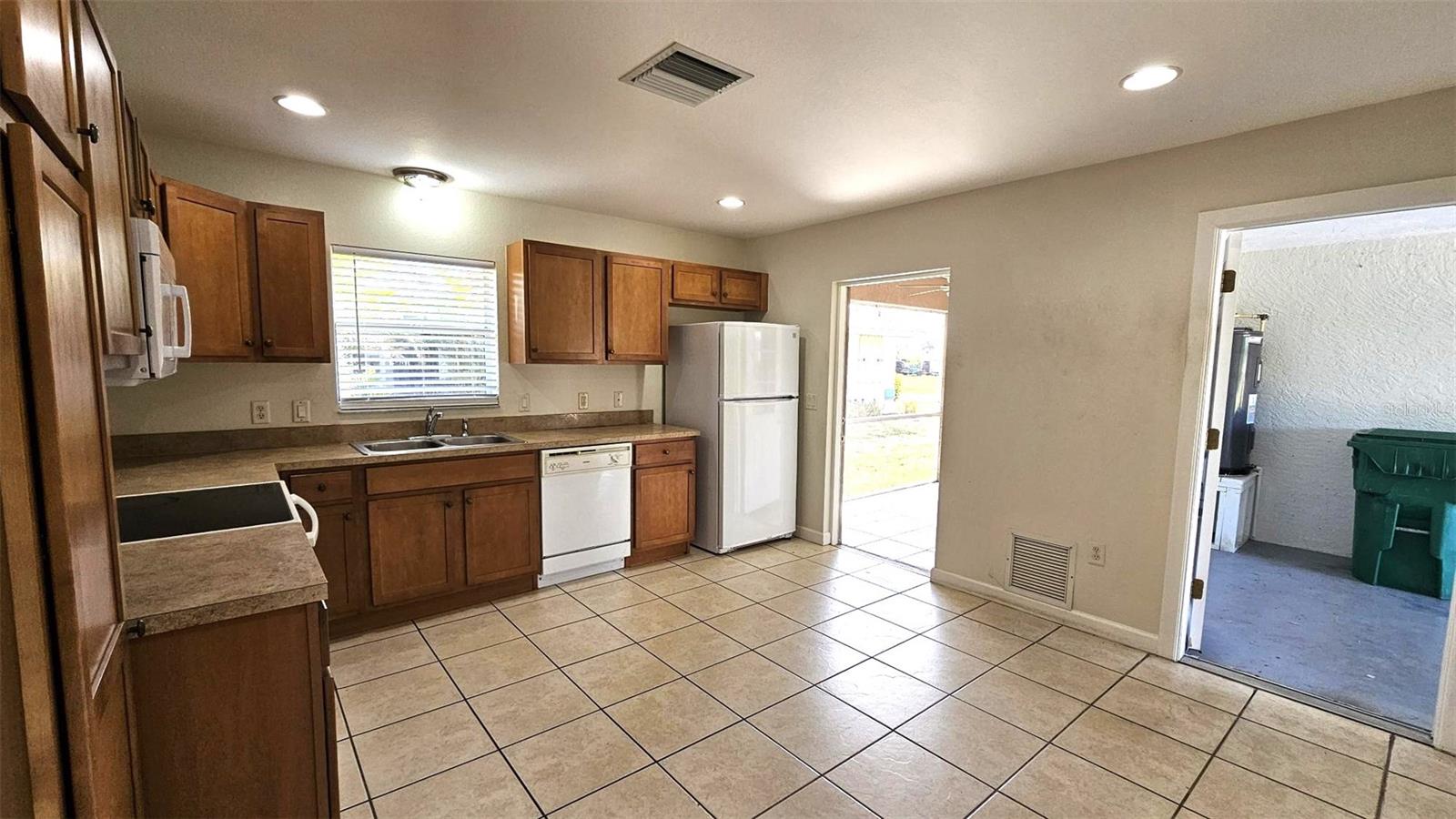 309 BOUNDARY BLVD #B, ROTONDA WEST, FL — photo 7