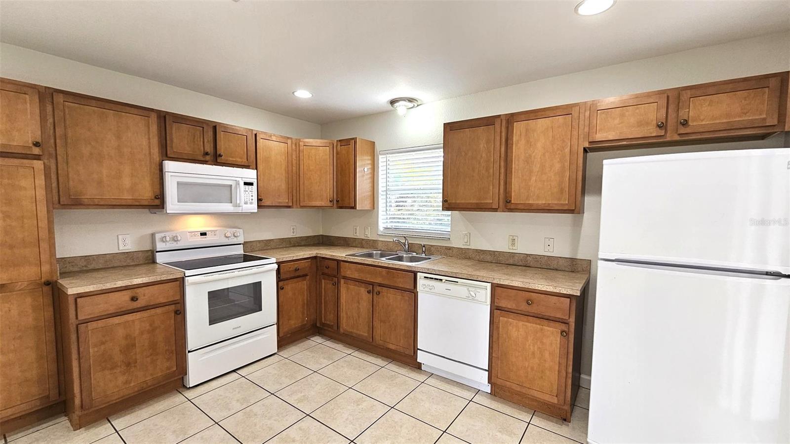309 BOUNDARY BLVD #B, ROTONDA WEST, FL — photo 9