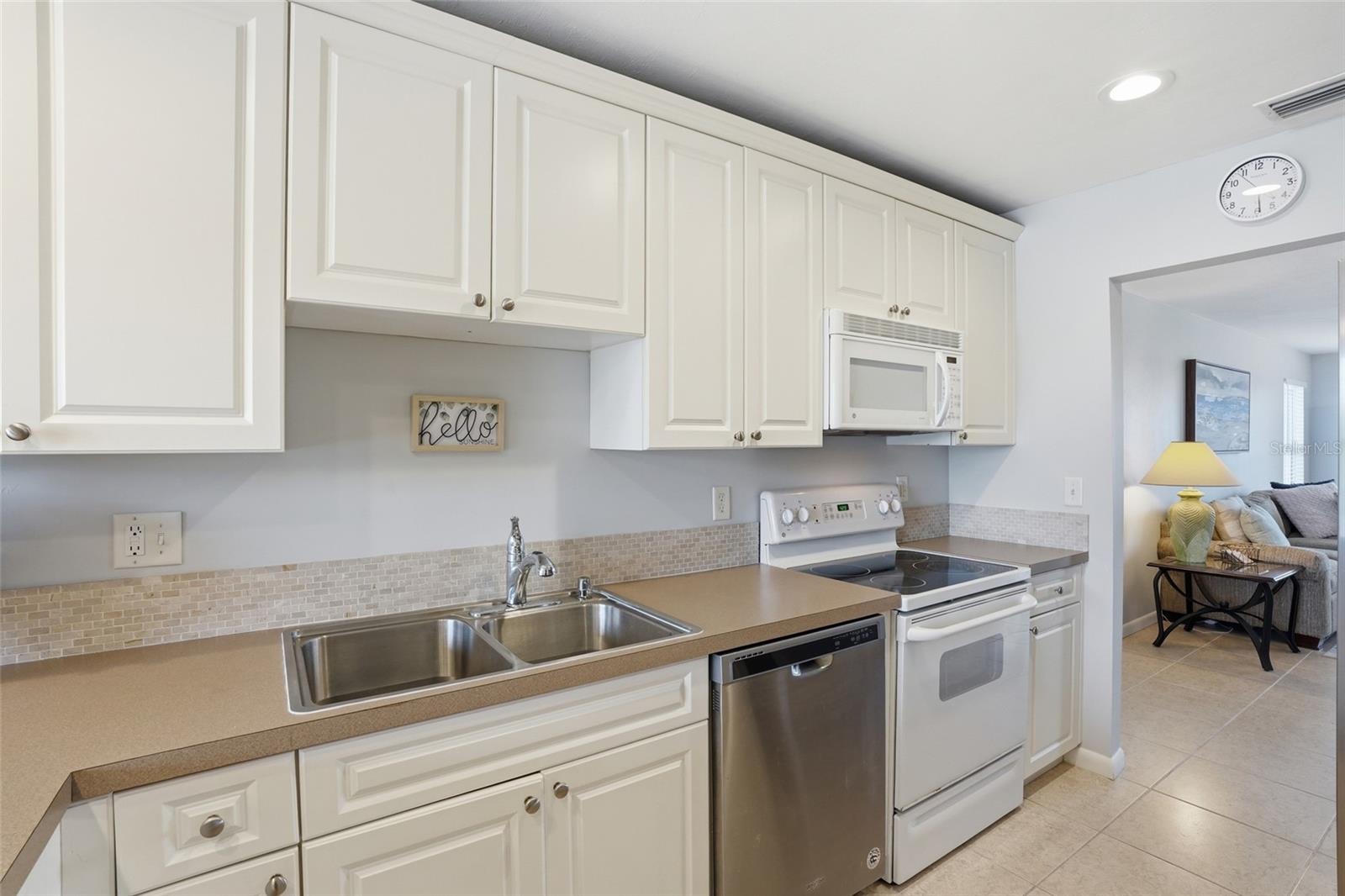 912 SE 46TH ST #201, CAPE CORAL, FL — photo 11