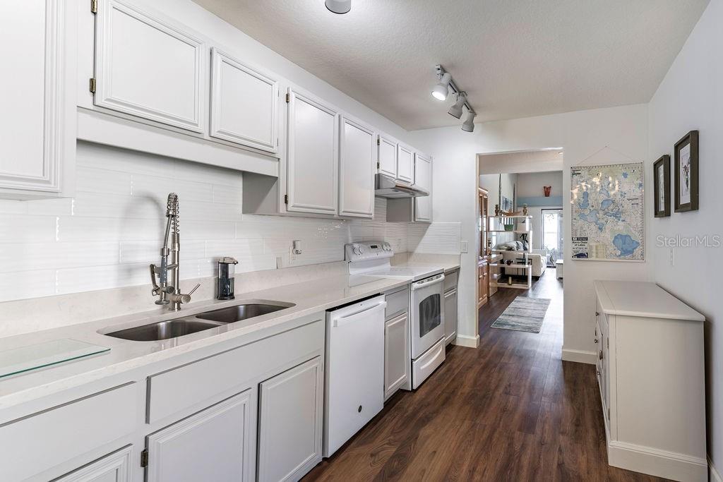 2225 CYPRESS CT #2C, TAVARES, FL — photo 16