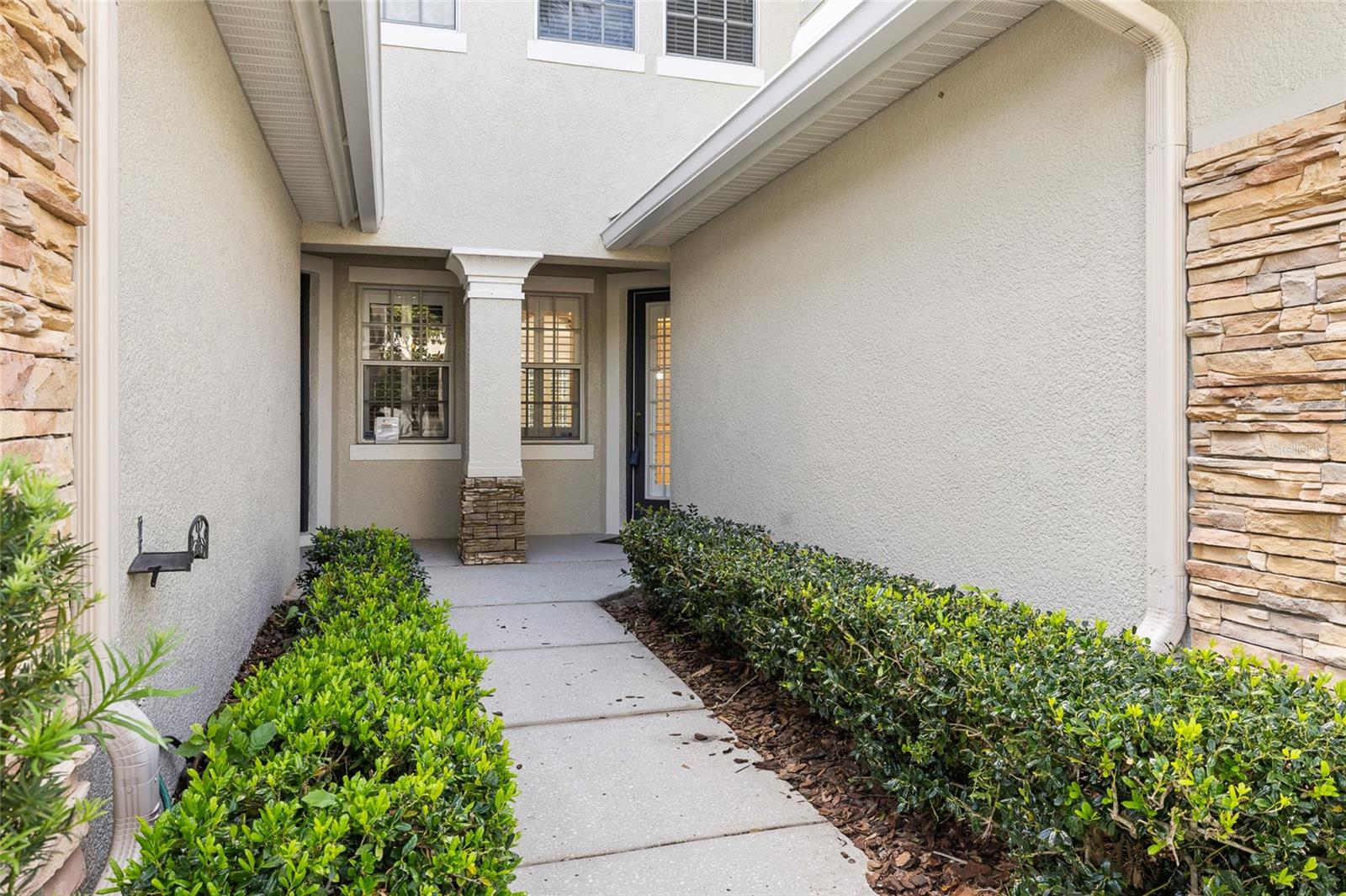 14543 MIRABELLE VISTA CIR, TAMPA, FL — photo 2