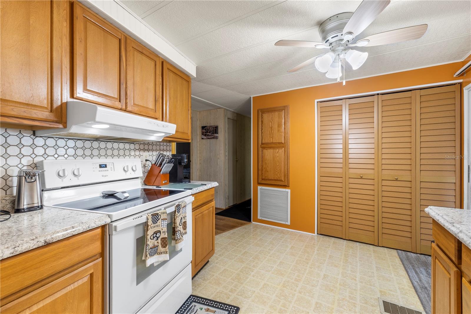 6034 ALPINE DR, ZEPHYRHILLS, FL — photo 13