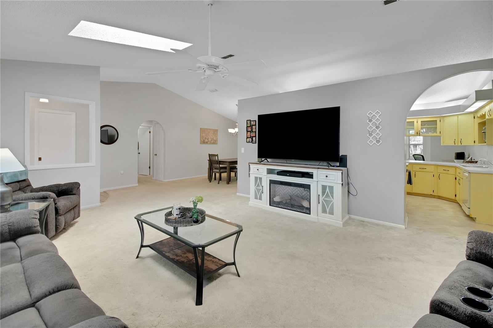 335 RIVER GLASS CT, LEESBURG, FL — photo 22