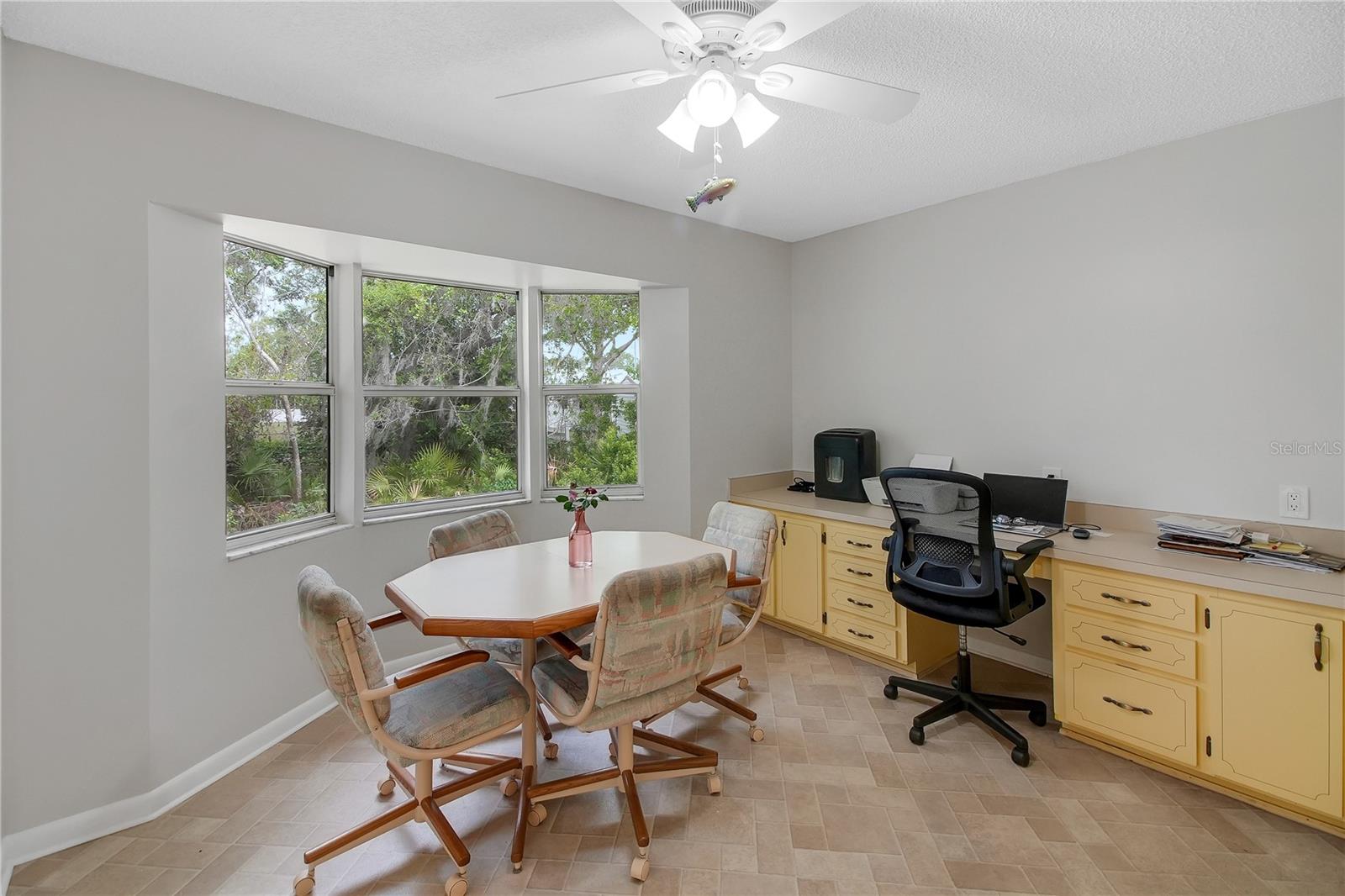 335 RIVER GLASS CT, LEESBURG, FL — photo 37