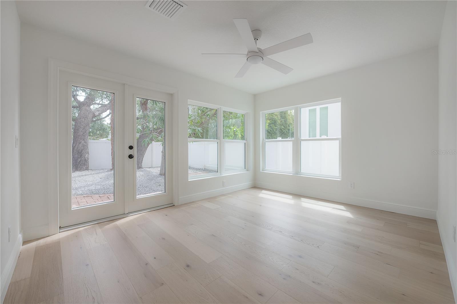 471 W DAVIS BLVD, TAMPA, FL — photo 34