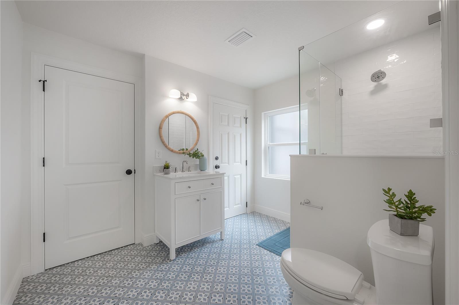 471 W DAVIS BLVD, TAMPA, FL — photo 35