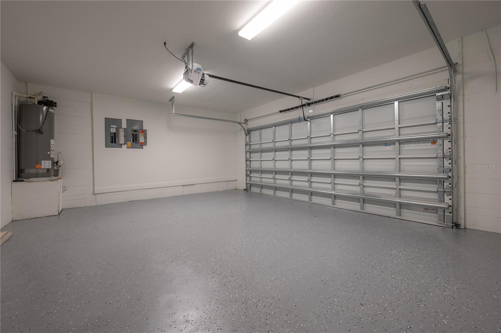 471 W DAVIS BLVD, TAMPA, FL — photo 39