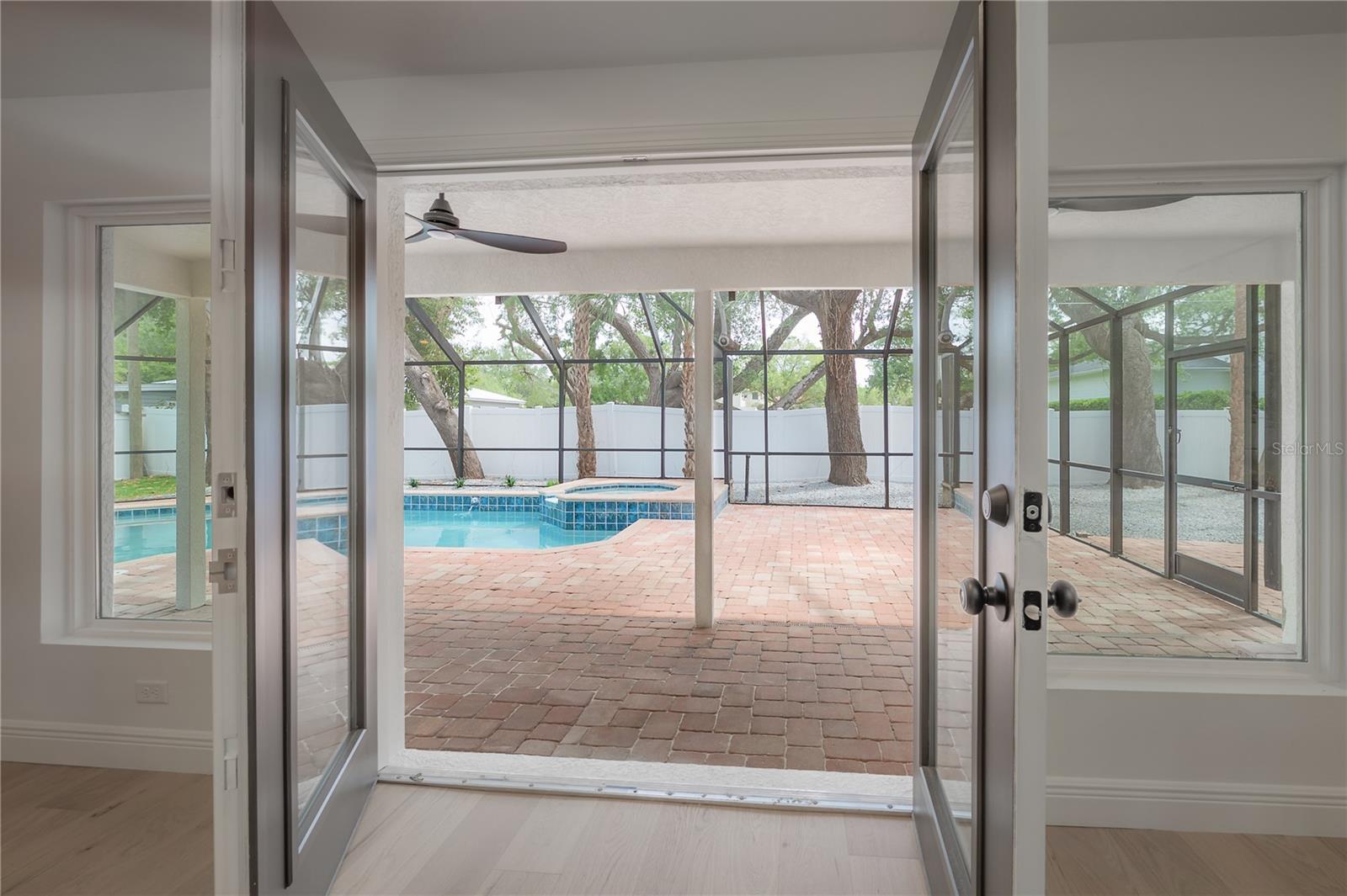471 W DAVIS BLVD, TAMPA, FL — photo 40
