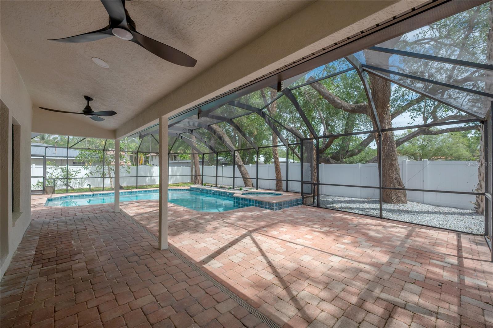 471 W DAVIS BLVD, TAMPA, FL — photo 41