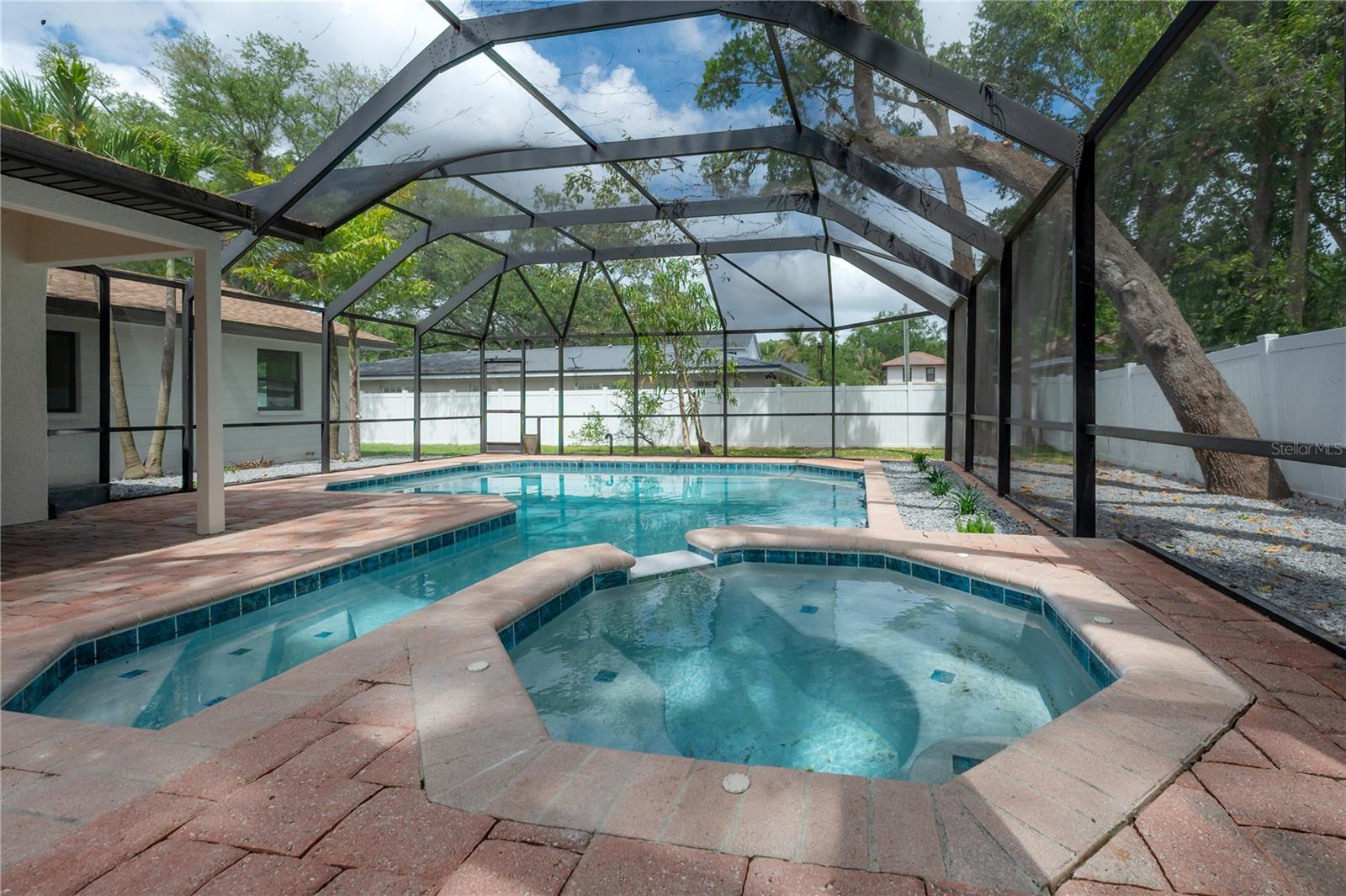 471 W DAVIS BLVD, TAMPA, FL — photo 42