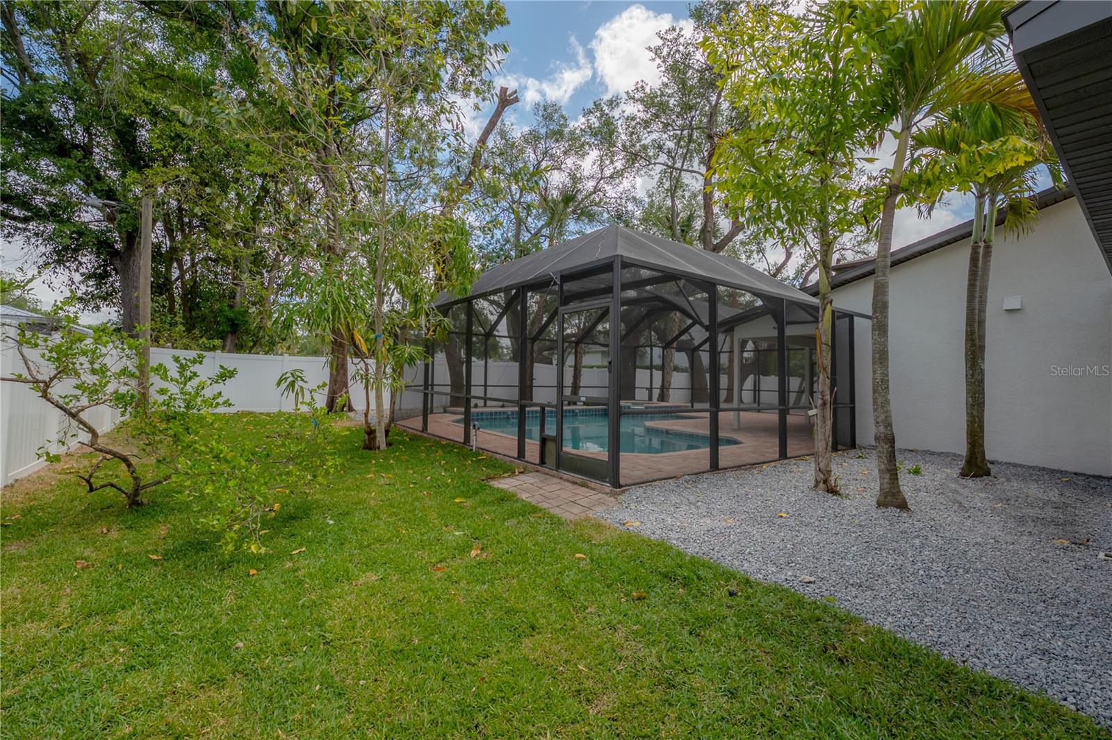 471 W DAVIS BLVD, TAMPA, FL — photo 46