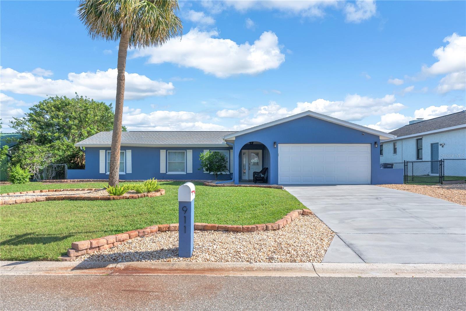 911 SILVER PALM WAY, APOLLO BEACH, FL