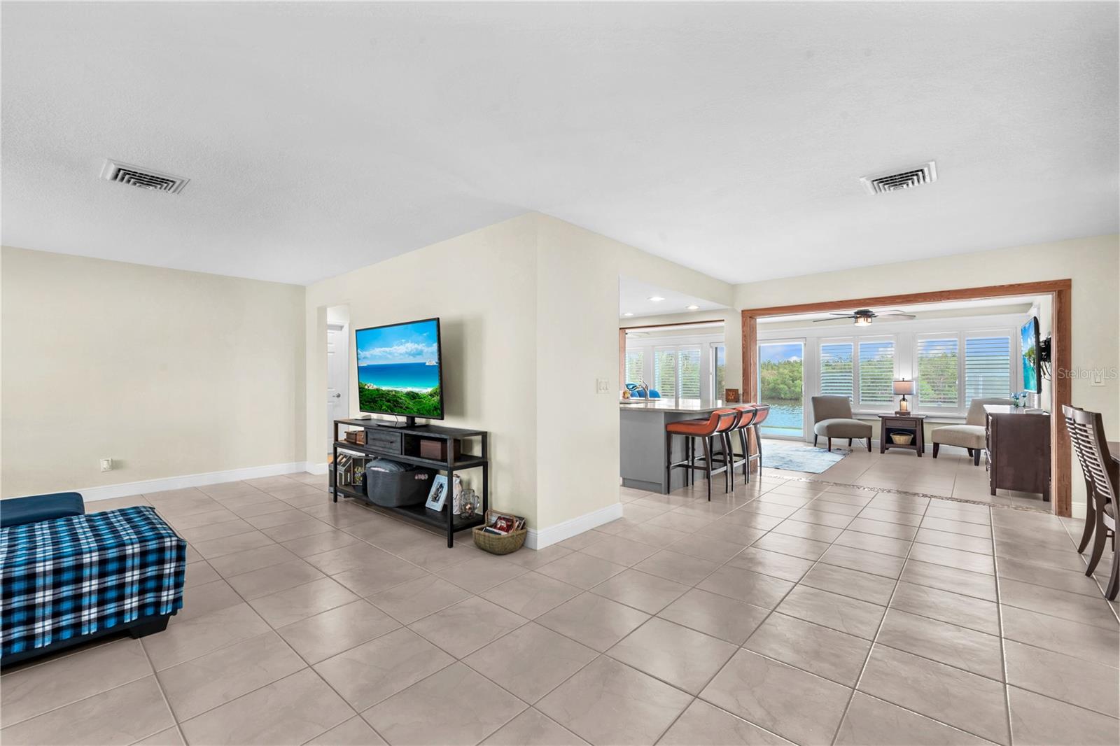 911 SILVER PALM WAY, APOLLO BEACH, FL — photo 9