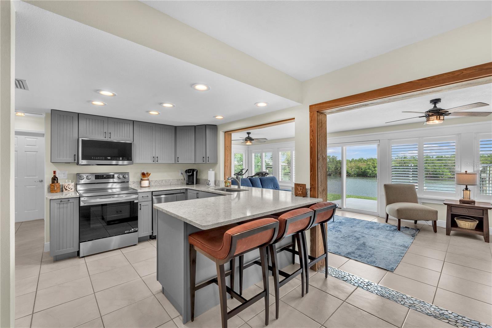 911 SILVER PALM WAY, APOLLO BEACH, FL — photo 18
