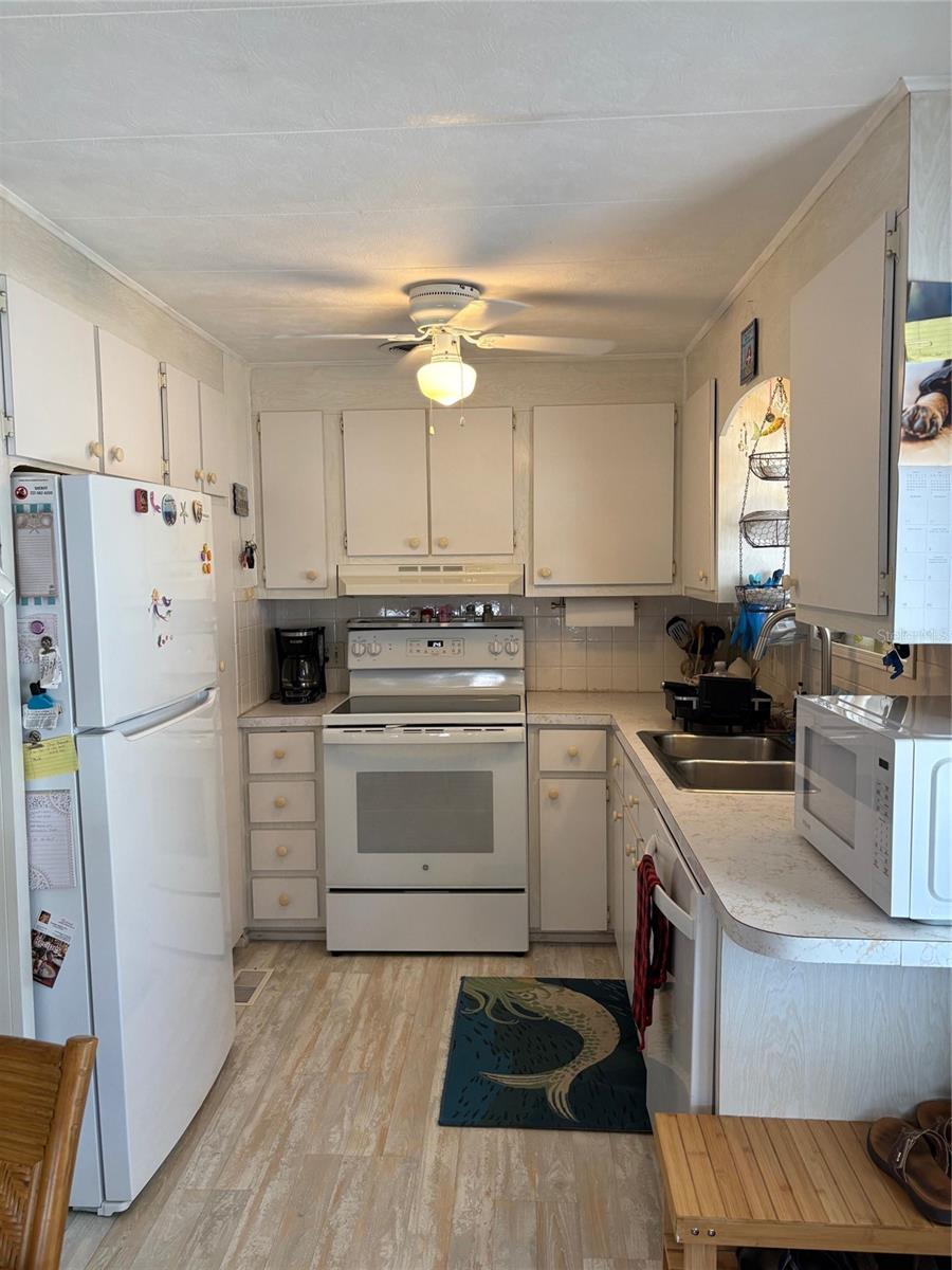 10297 N LAKE DR #79, LARGO, FL — photo 12