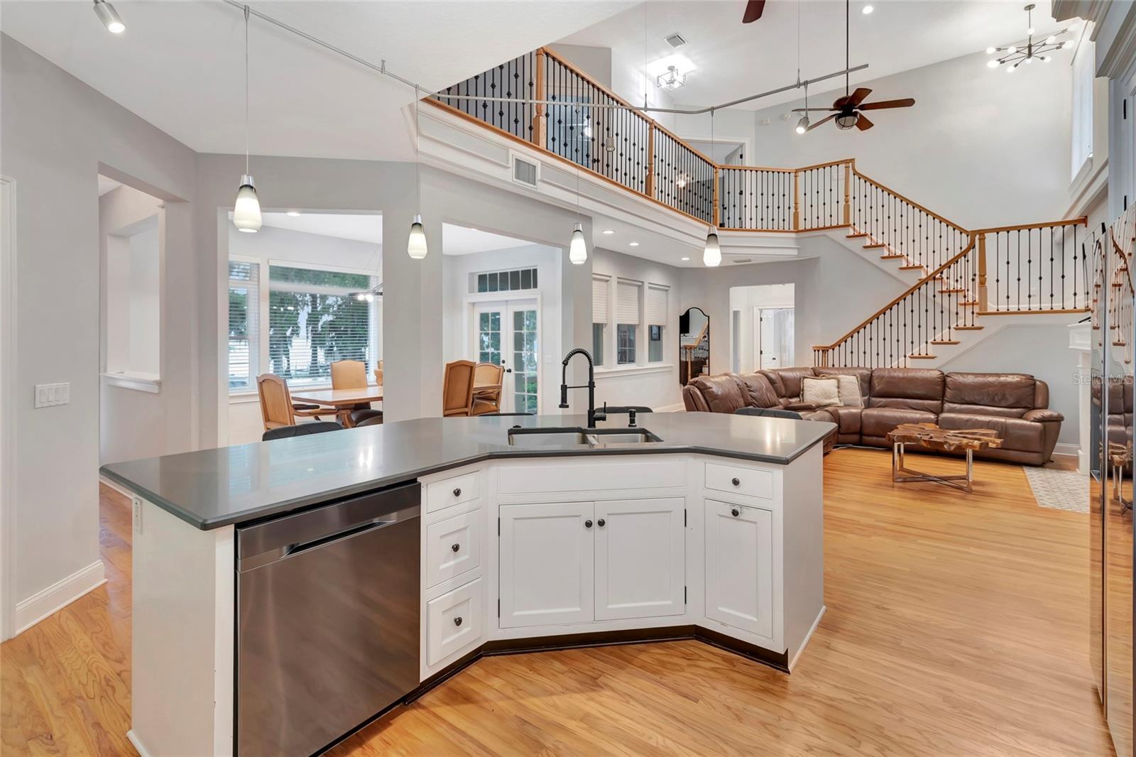 1215 LAKESHORE DR, EUSTIS, FL — photo 22