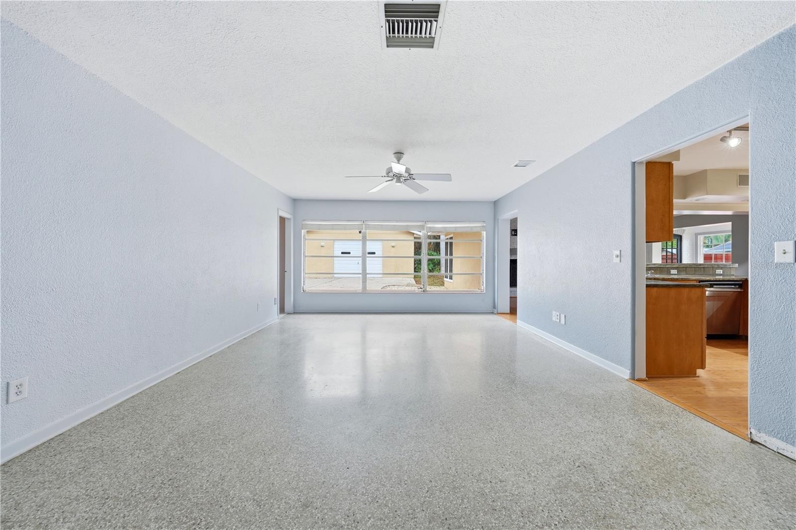 126 E MAGNOLIA AVE, HOWEY IN THE HILLS, FL — photo 16
