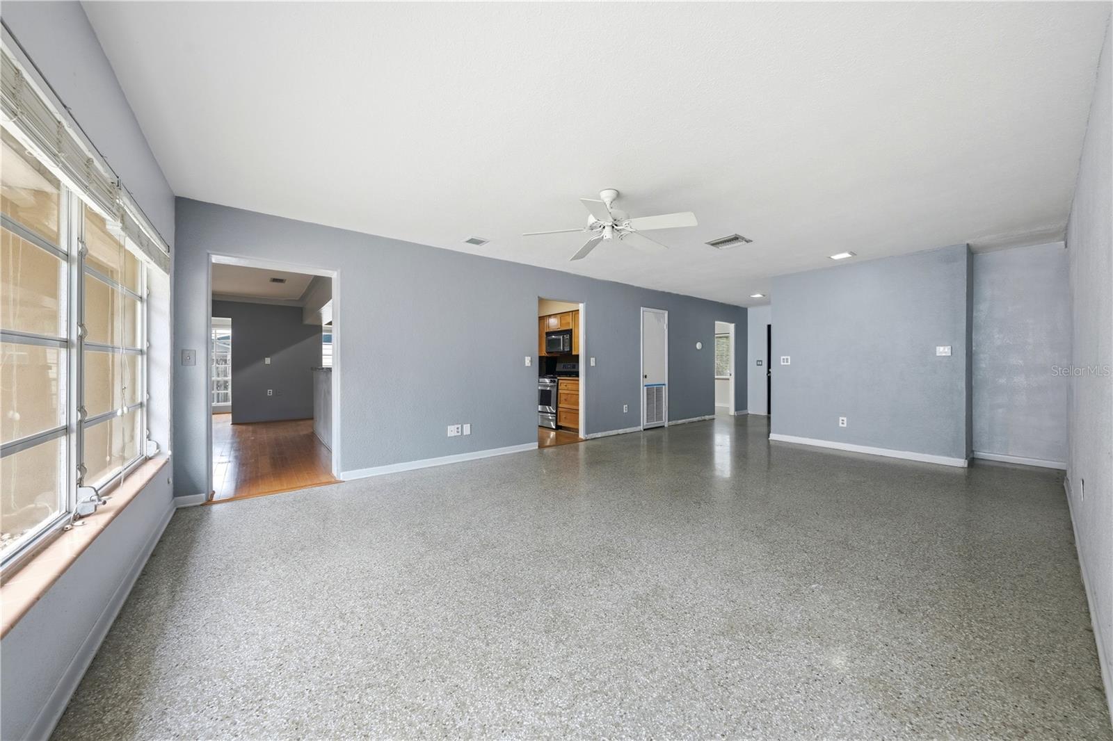 126 E MAGNOLIA AVE, HOWEY IN THE HILLS, FL — photo 18