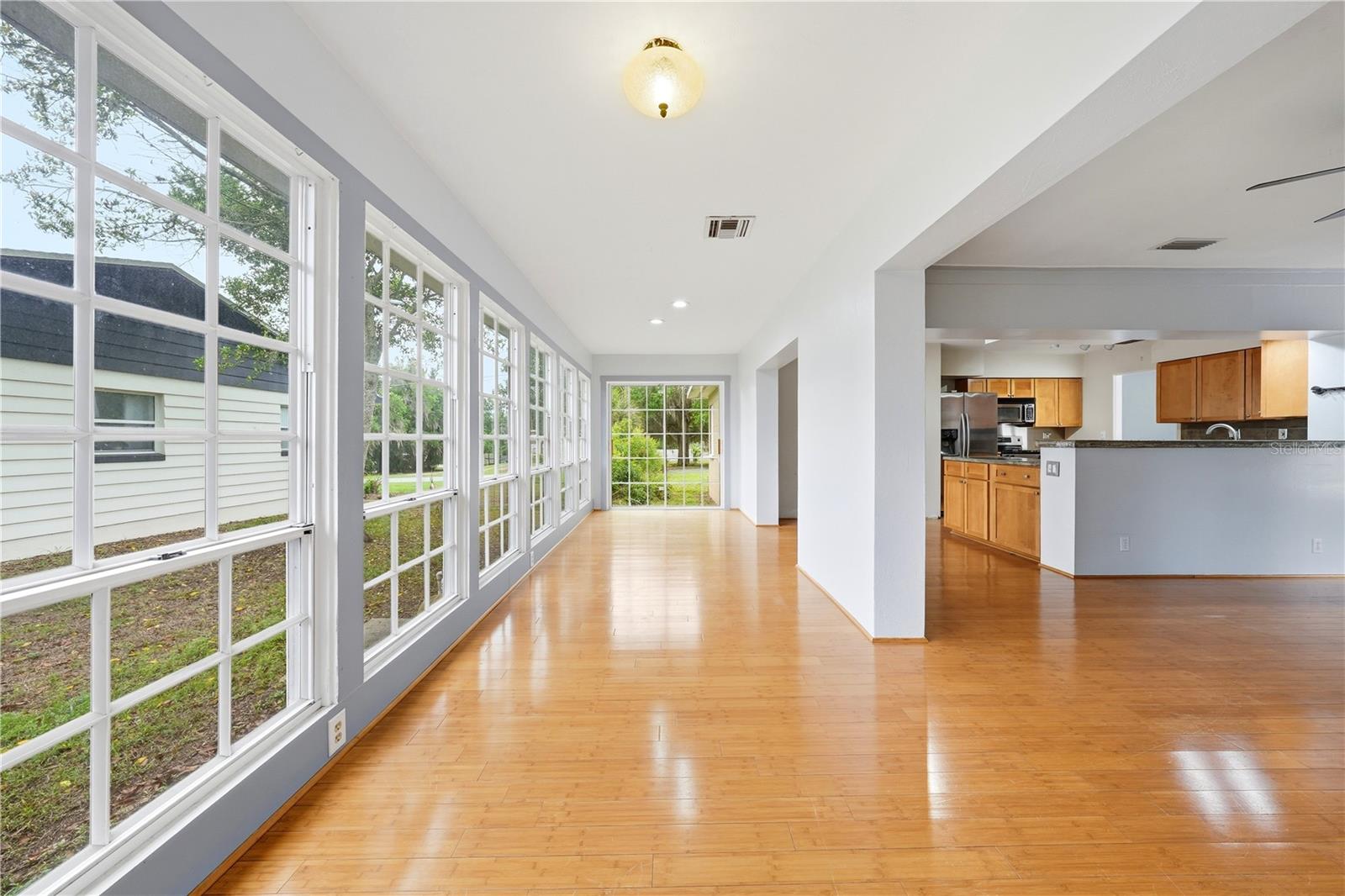 126 E MAGNOLIA AVE, HOWEY IN THE HILLS, FL — photo 43