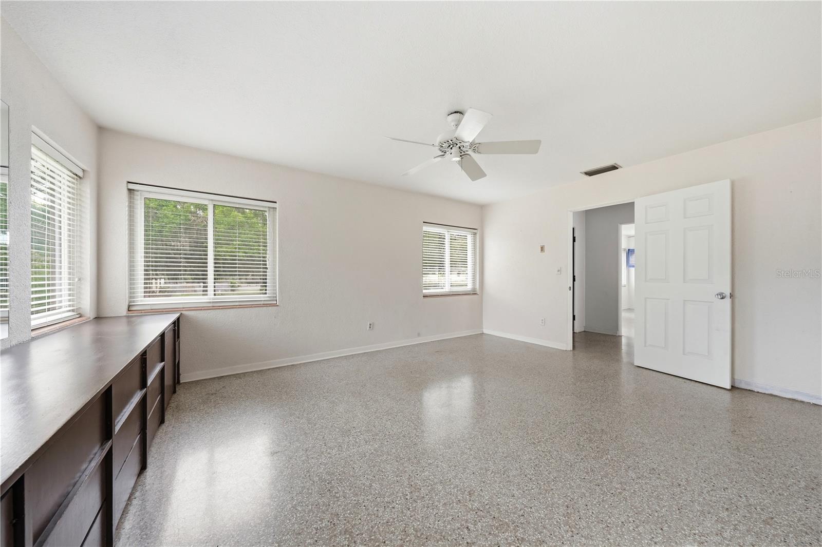 126 E MAGNOLIA AVE, HOWEY IN THE HILLS, FL — photo 50
