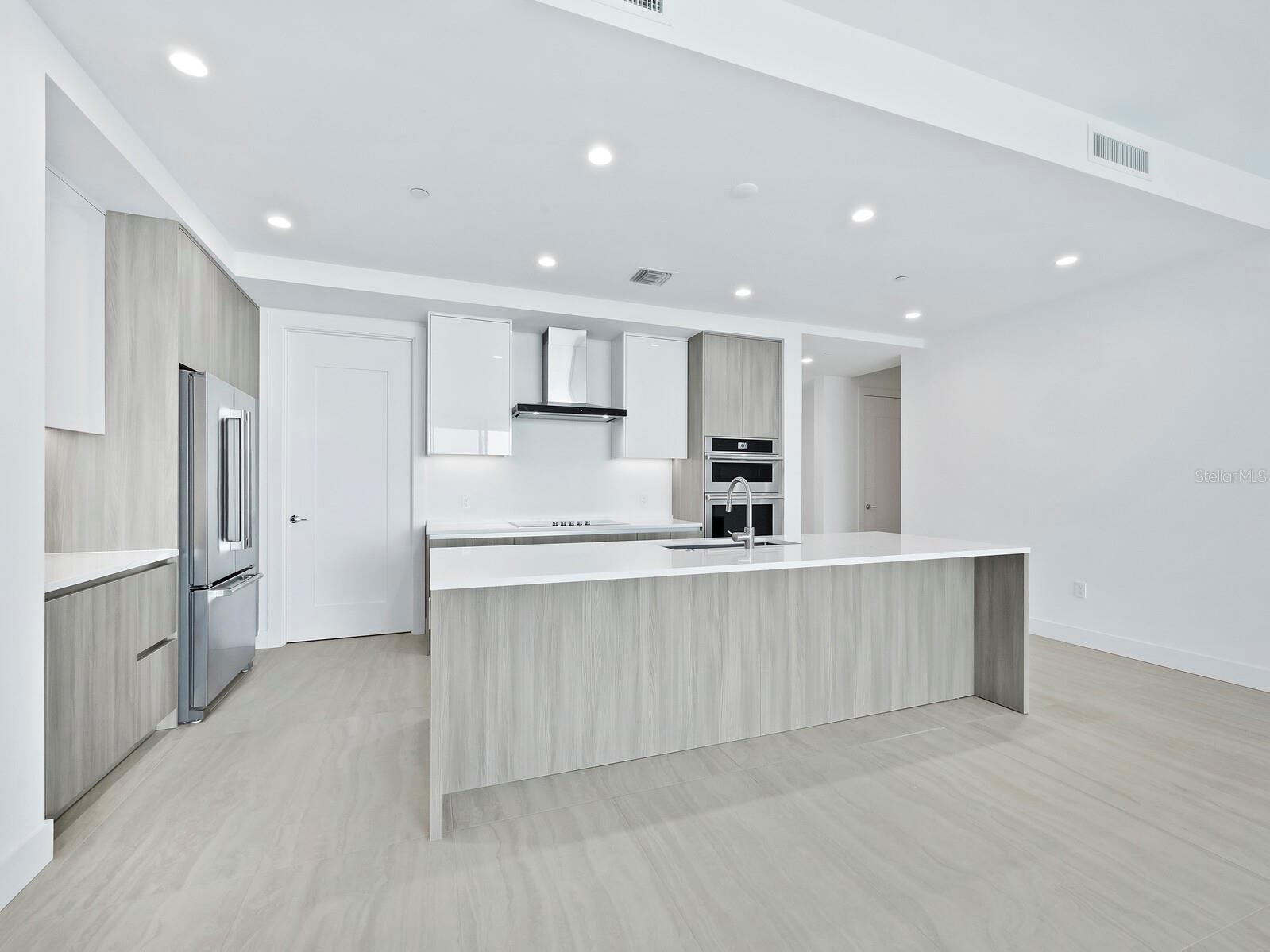 301 QUAY COMMONS #1003, SARASOTA, FL — photo 8