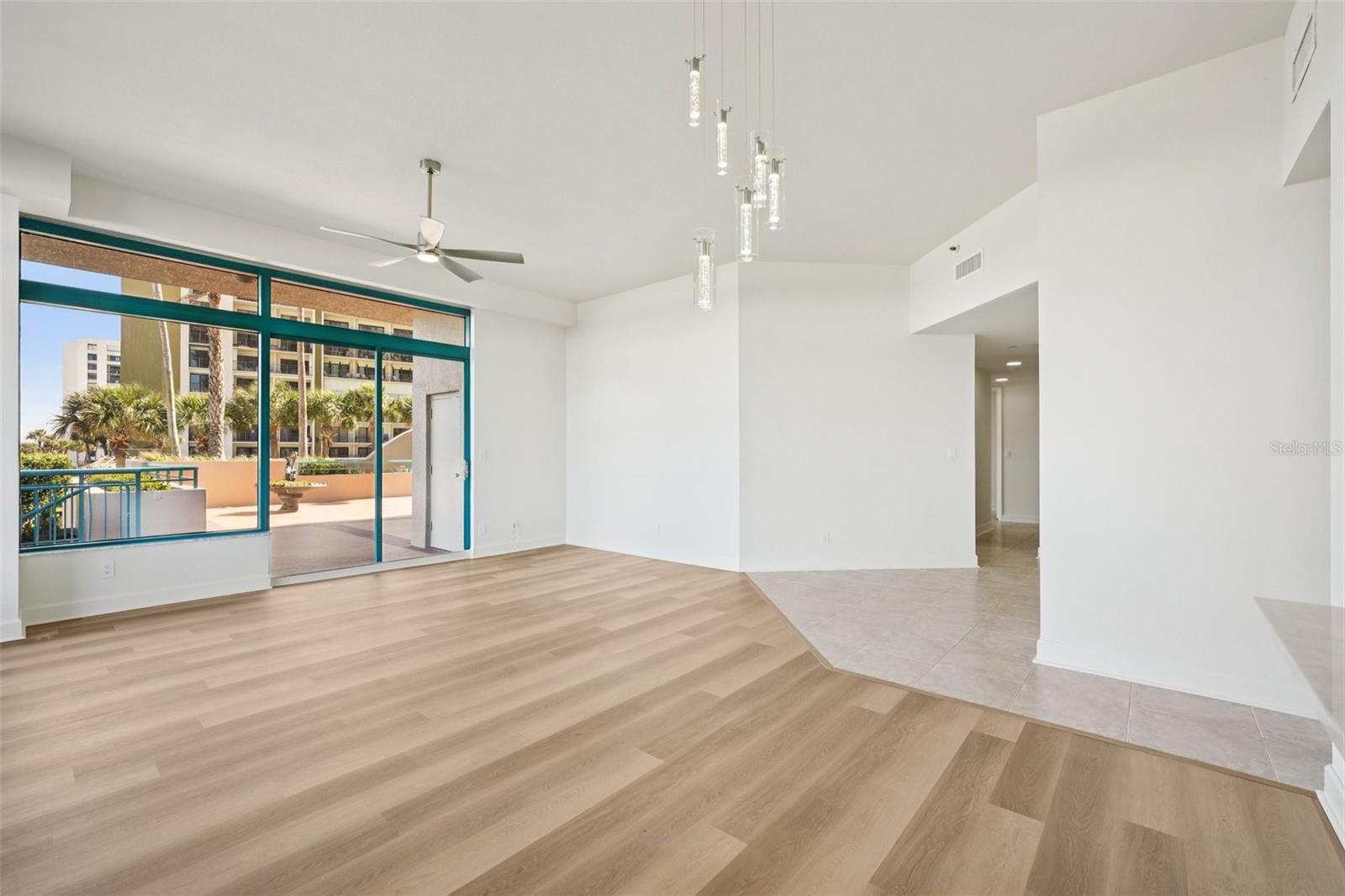 1520 GULF BLVD #202, CLEARWATER BEACH, FL — photo 4