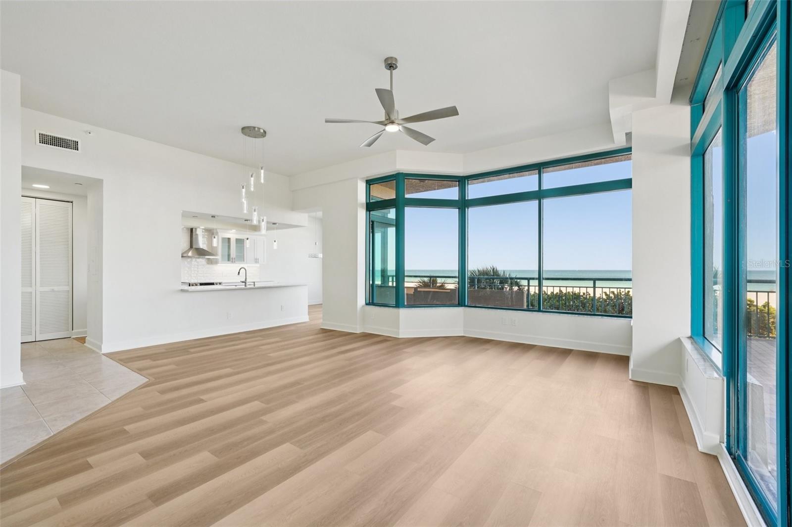 1520 GULF BLVD #202, CLEARWATER BEACH, FL — photo 3
